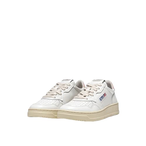 Shop Autry Medalist Low Sneakers In Bianco