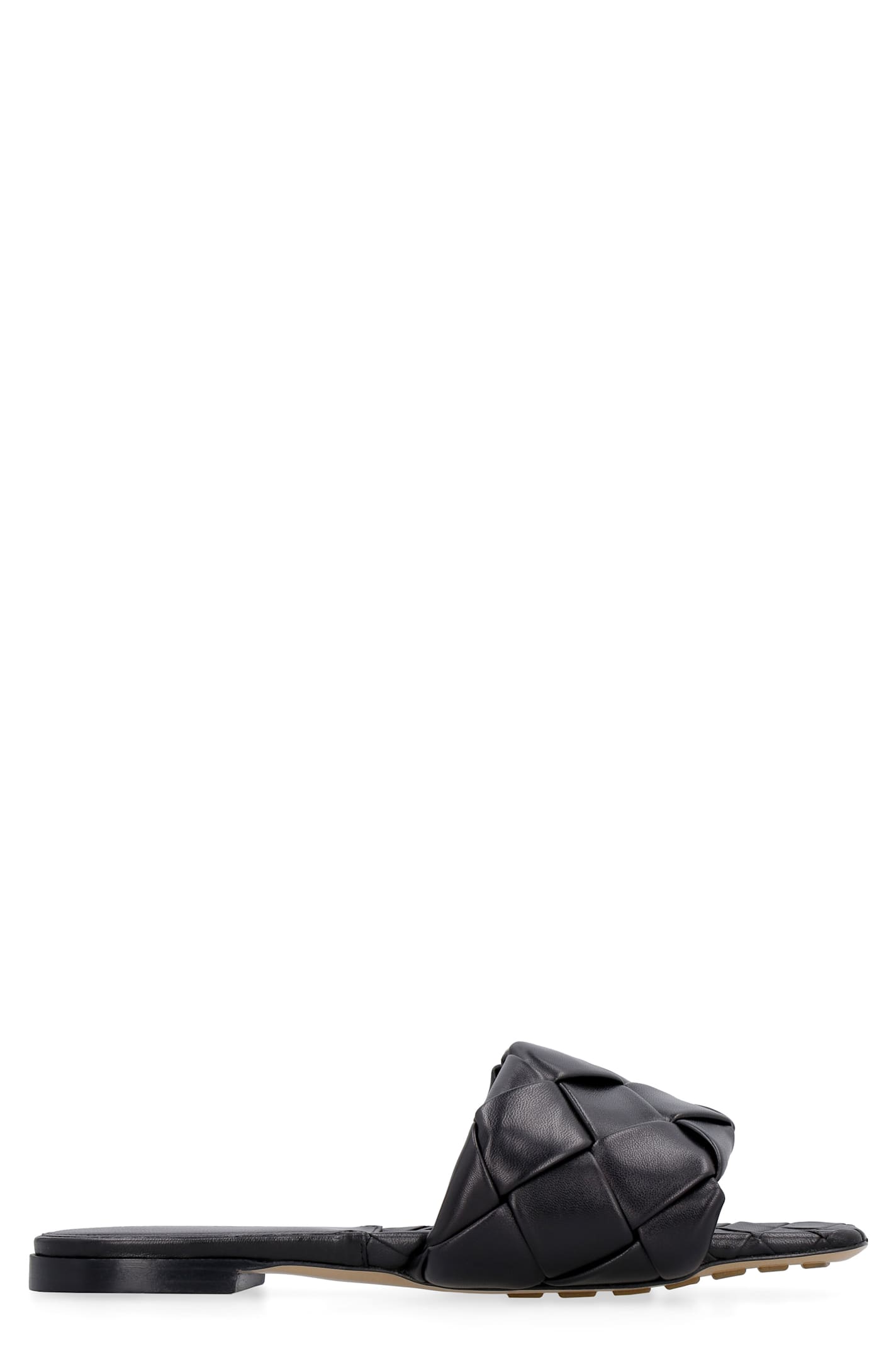 Bottega Veneta The Lido Leather Flat Sandals In Black