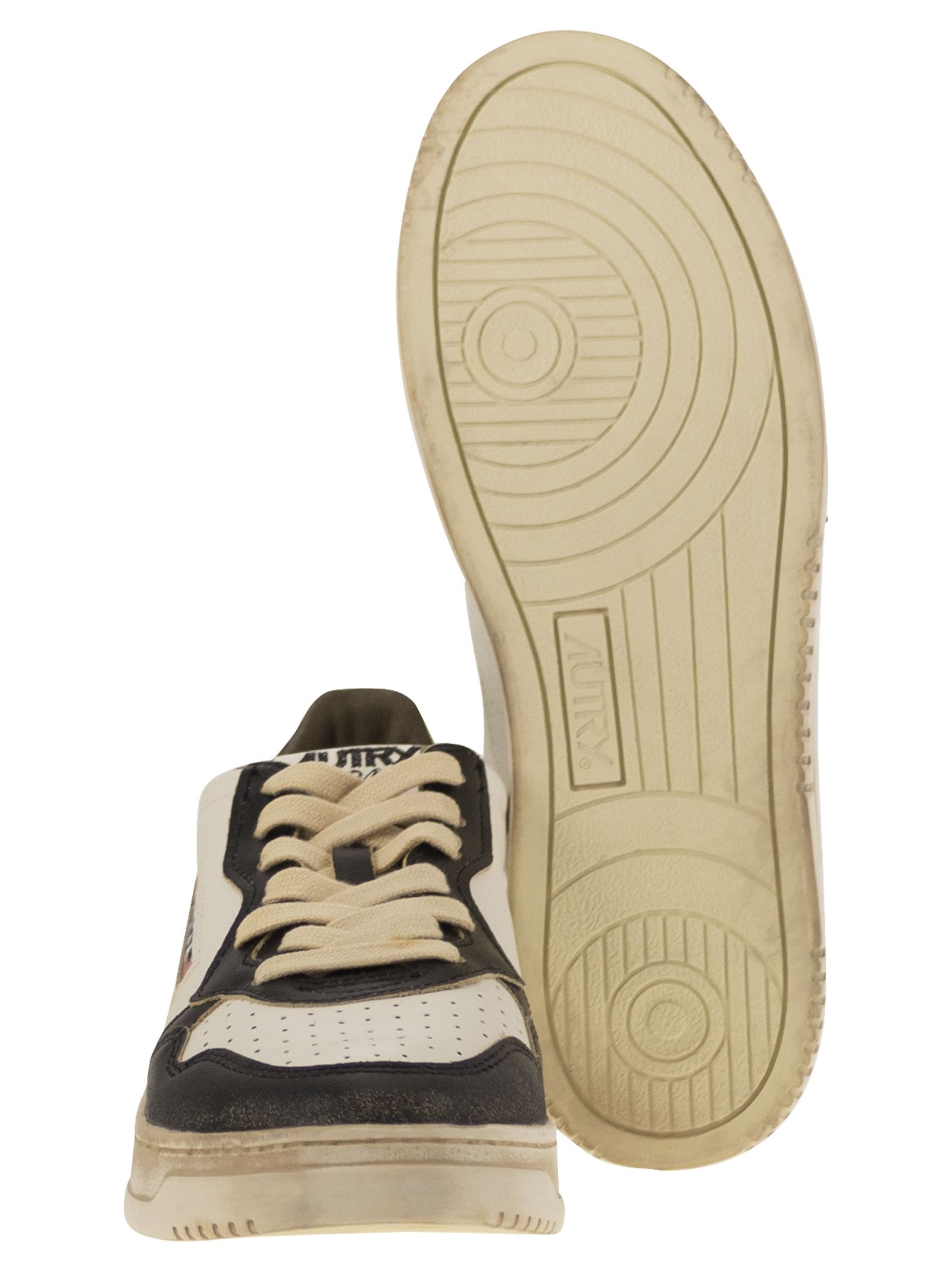 Autry Medalist - Super Vintage Trainers In White/black