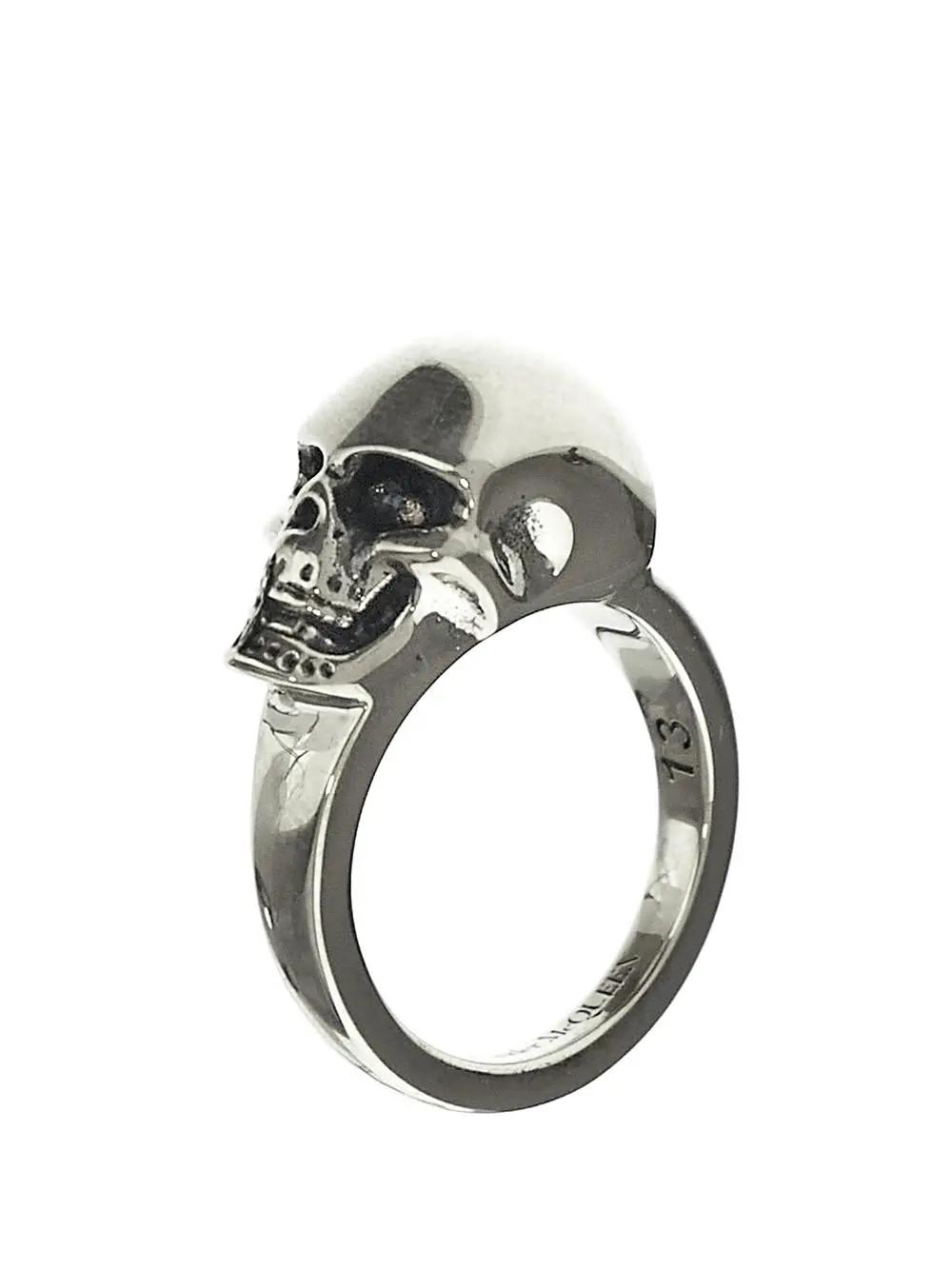 Shop Alexander Mcqueen The Side Skull Ring In Silver