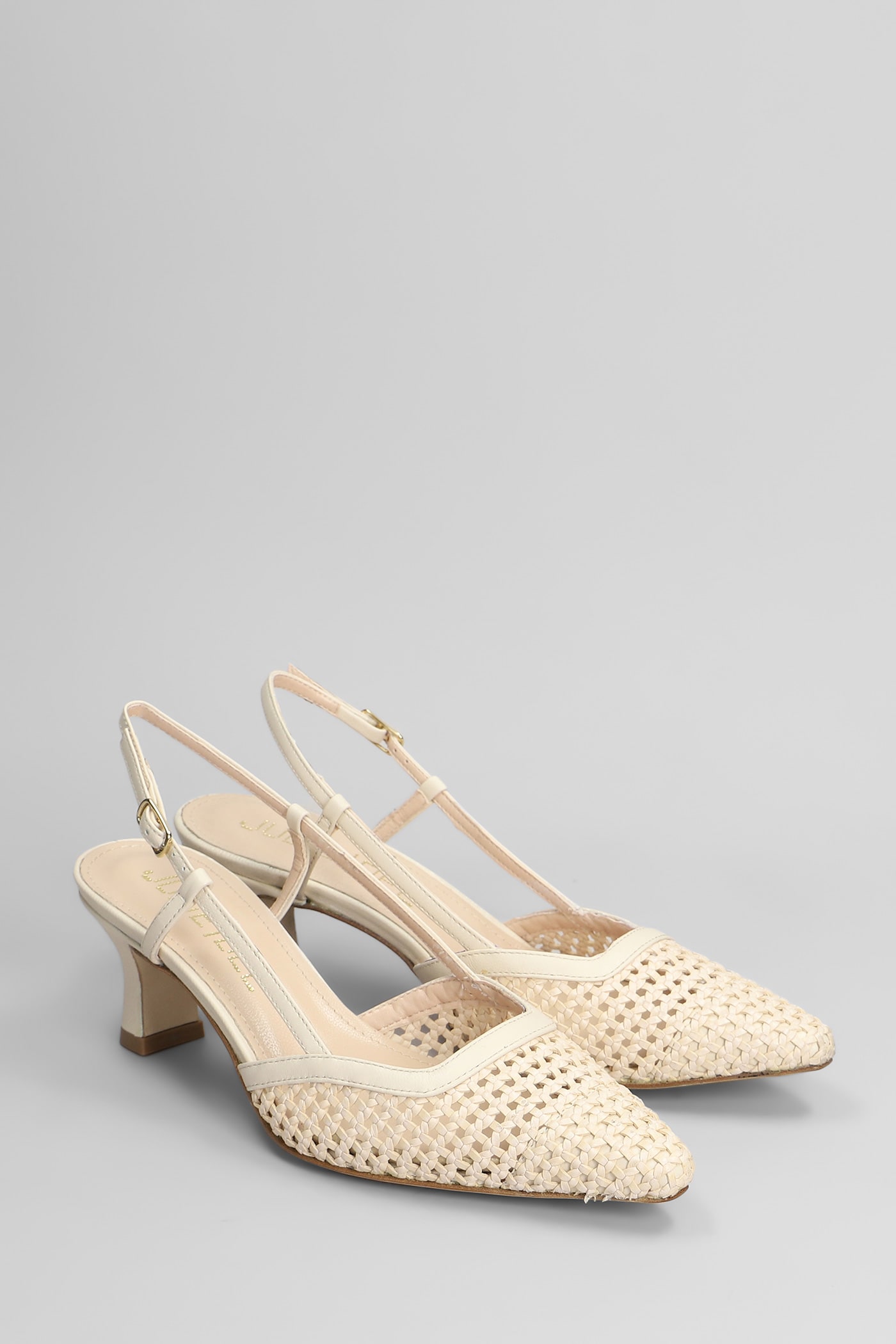 Julie Dee Pumps In Beige Leather In Beige