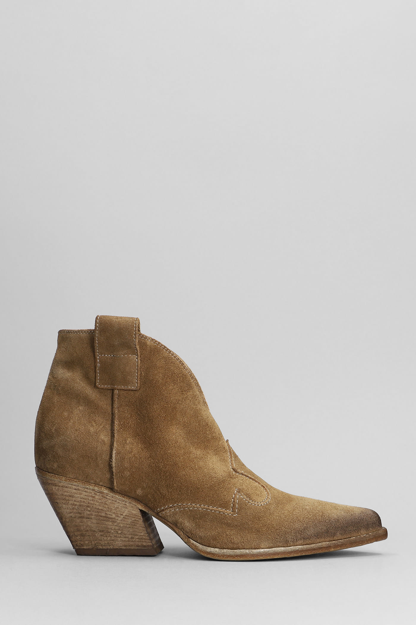 ELENA IACHI TEXAN ANKLE BOOTS IN CAMEL SUEDE