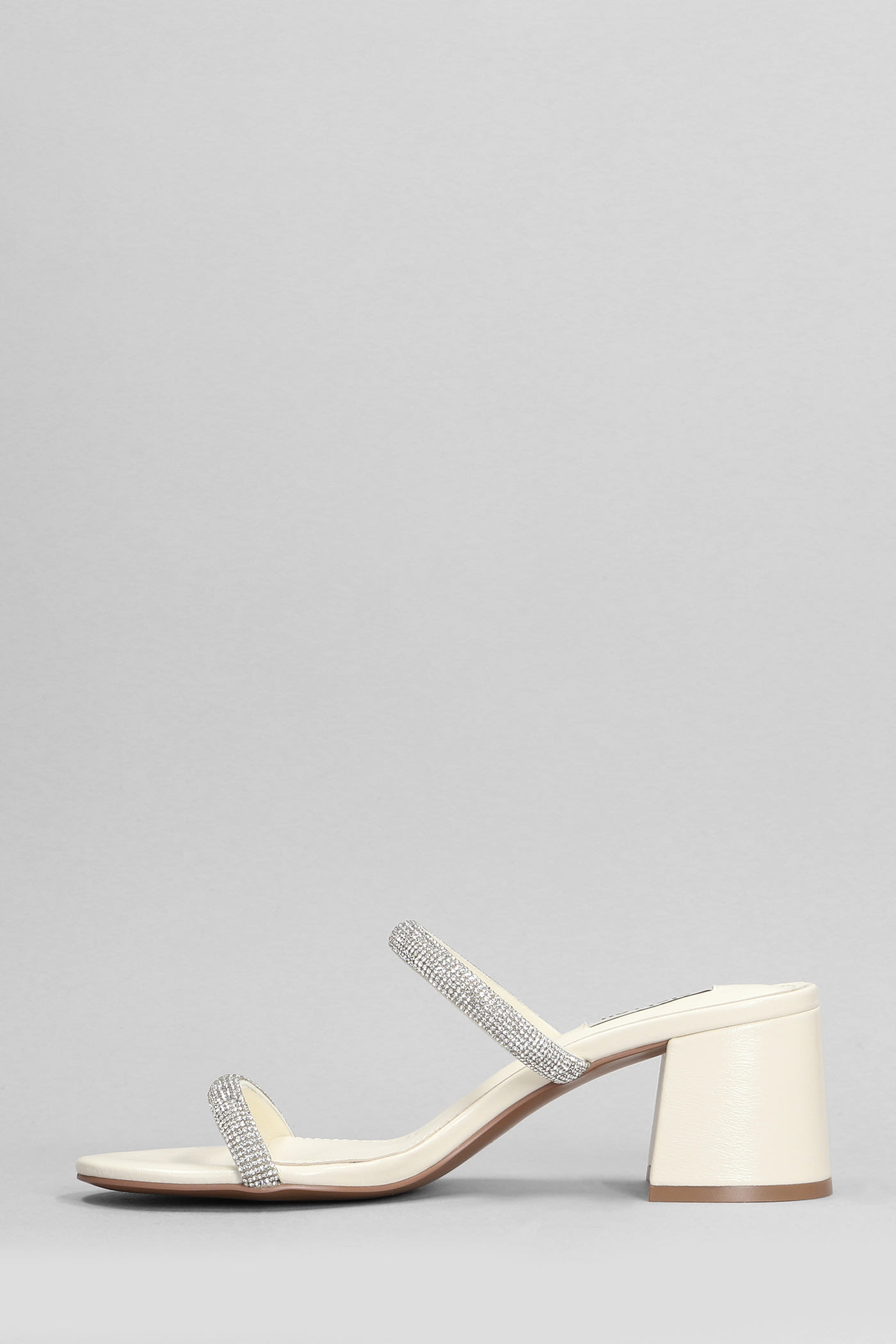 Shop Bibi Lou Heater 60 Slipper-mule In White Leather