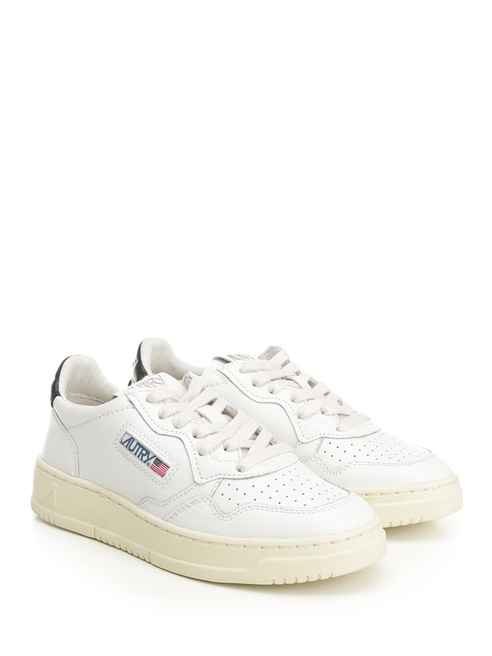 Autry Medalist Low Sneaker With Contrast Heel Tab In White