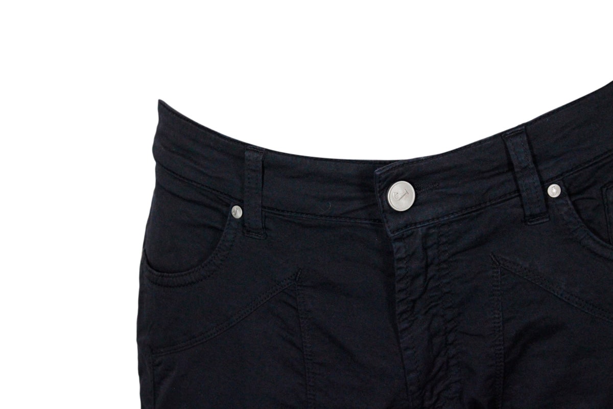 Shop Jeckerson Bermuda Shorts In Slim Cotton Gabardine With 5 Pockets With Button And Zip Closure With Tone-on-tone In Navy