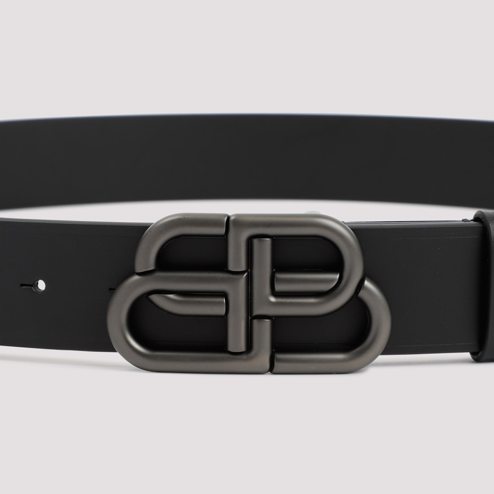 Shop Balenciaga Bb Leather Belt In Black