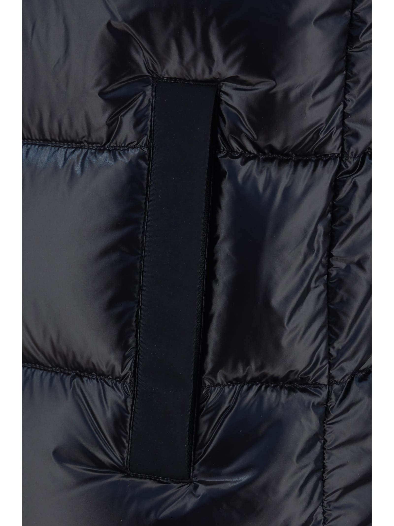 Moose Knuckles Victory Peak Down Vest In Black