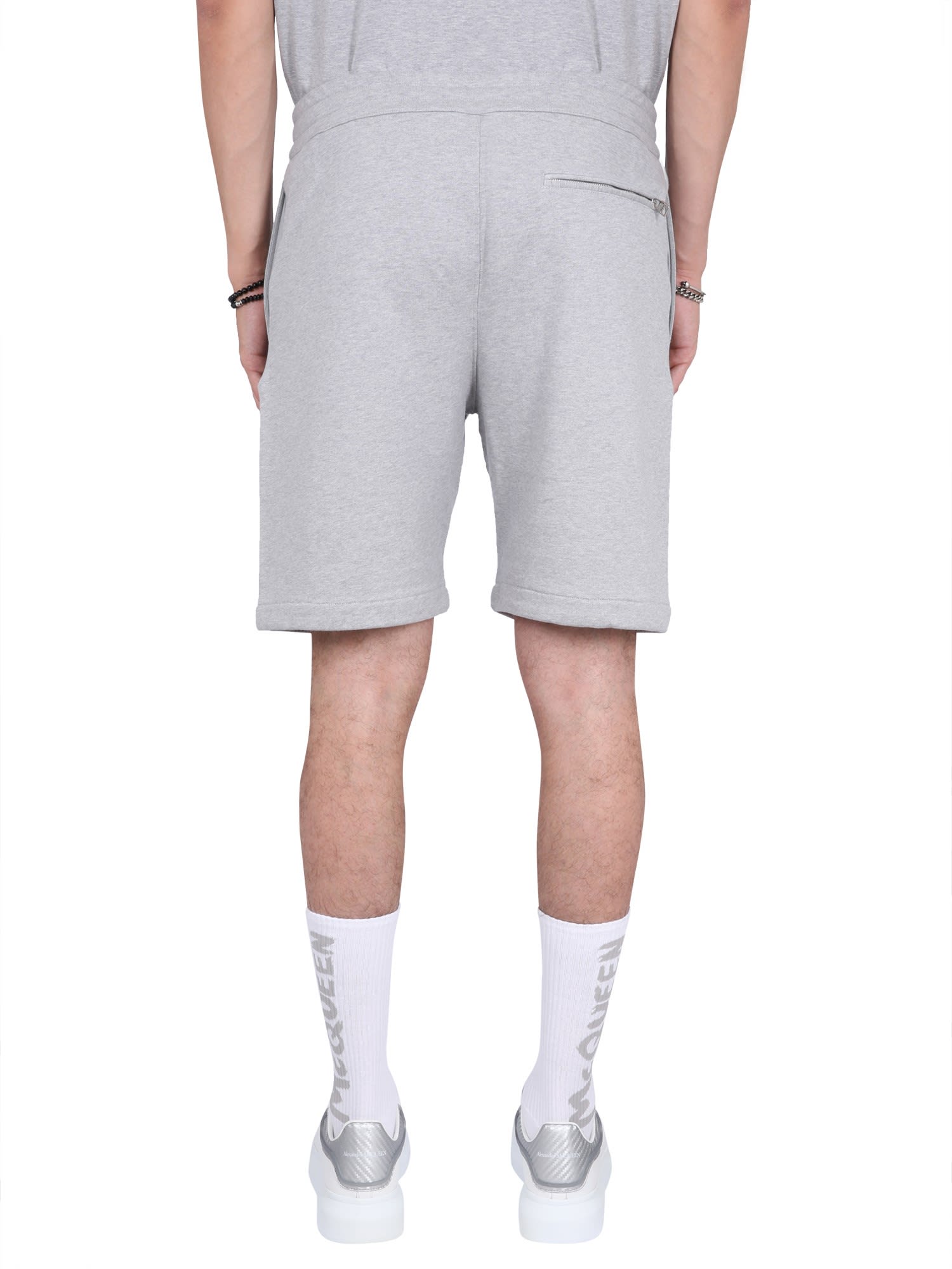 Alexander Mcqueen Graffiti Sweat Shorts In Grigio