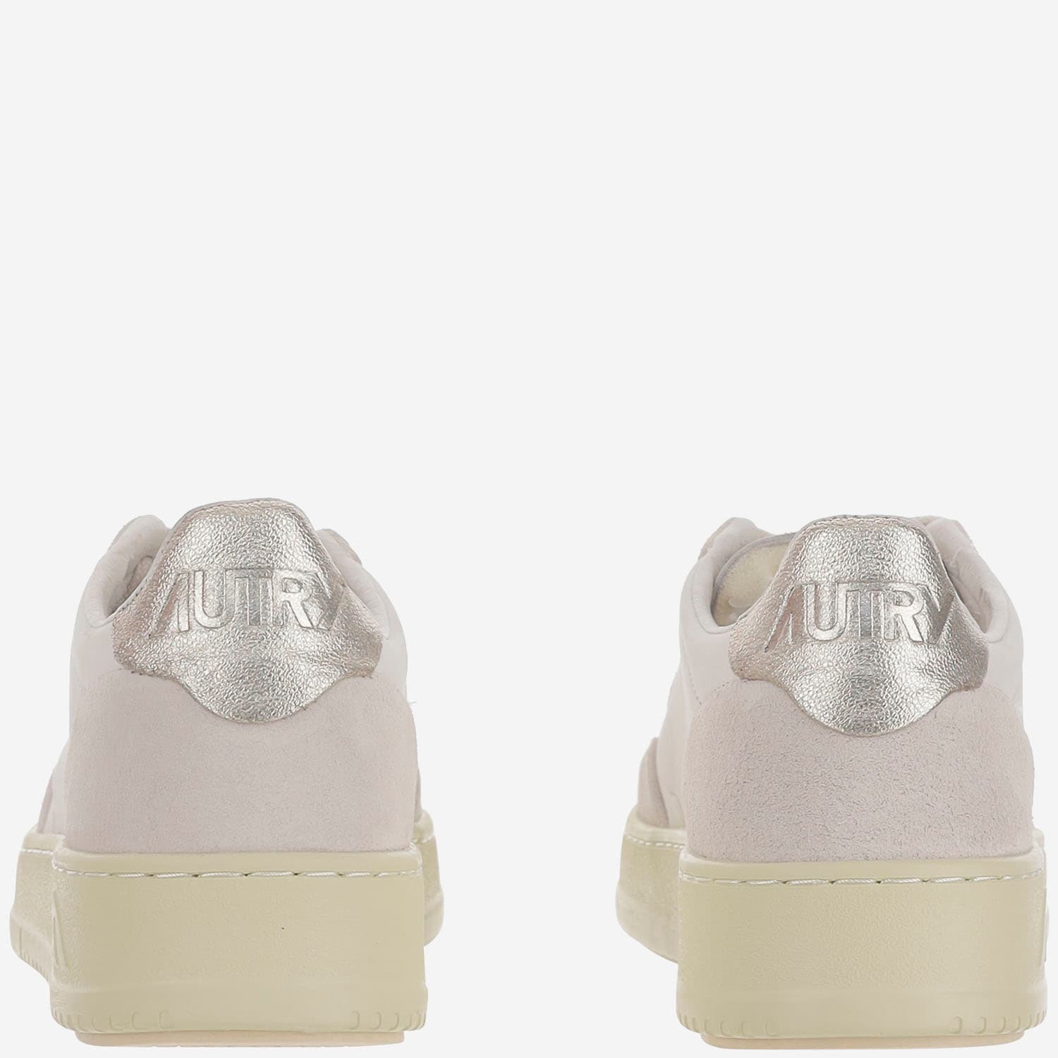 Autry Medalist Low Leather Sneakers In Neutral