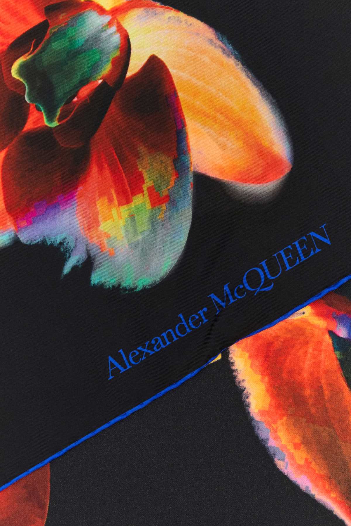 Alexander Mcqueen Printed Silk Foulard In Blackred