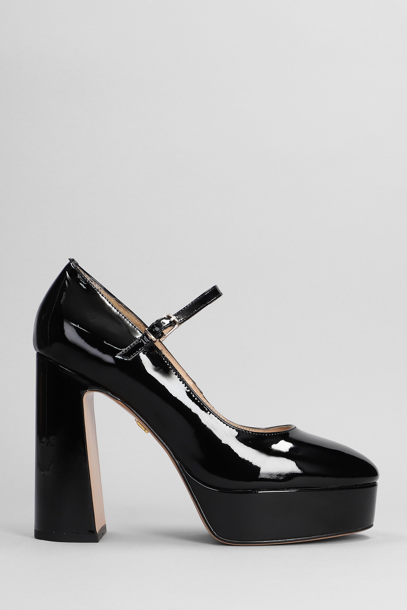 Pumps In Black Patent Leather