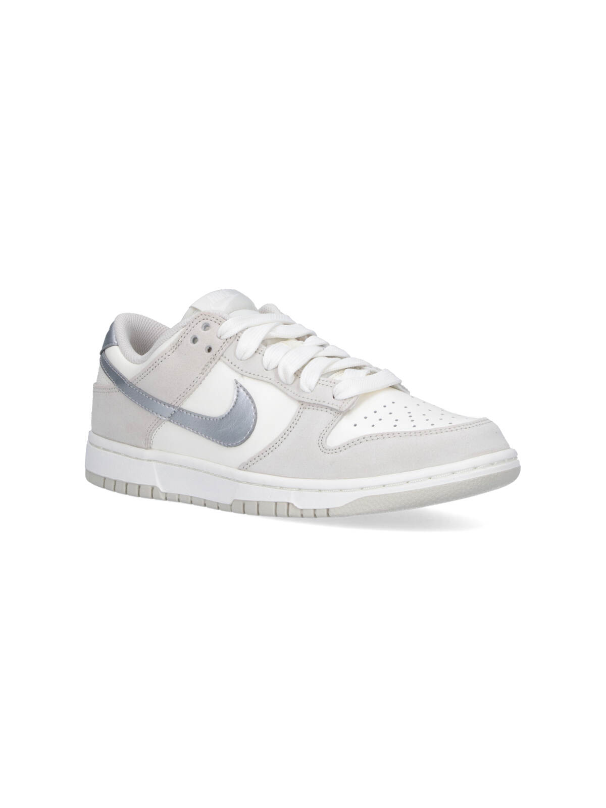 Nike Dunk Low Retro Sneakers In White