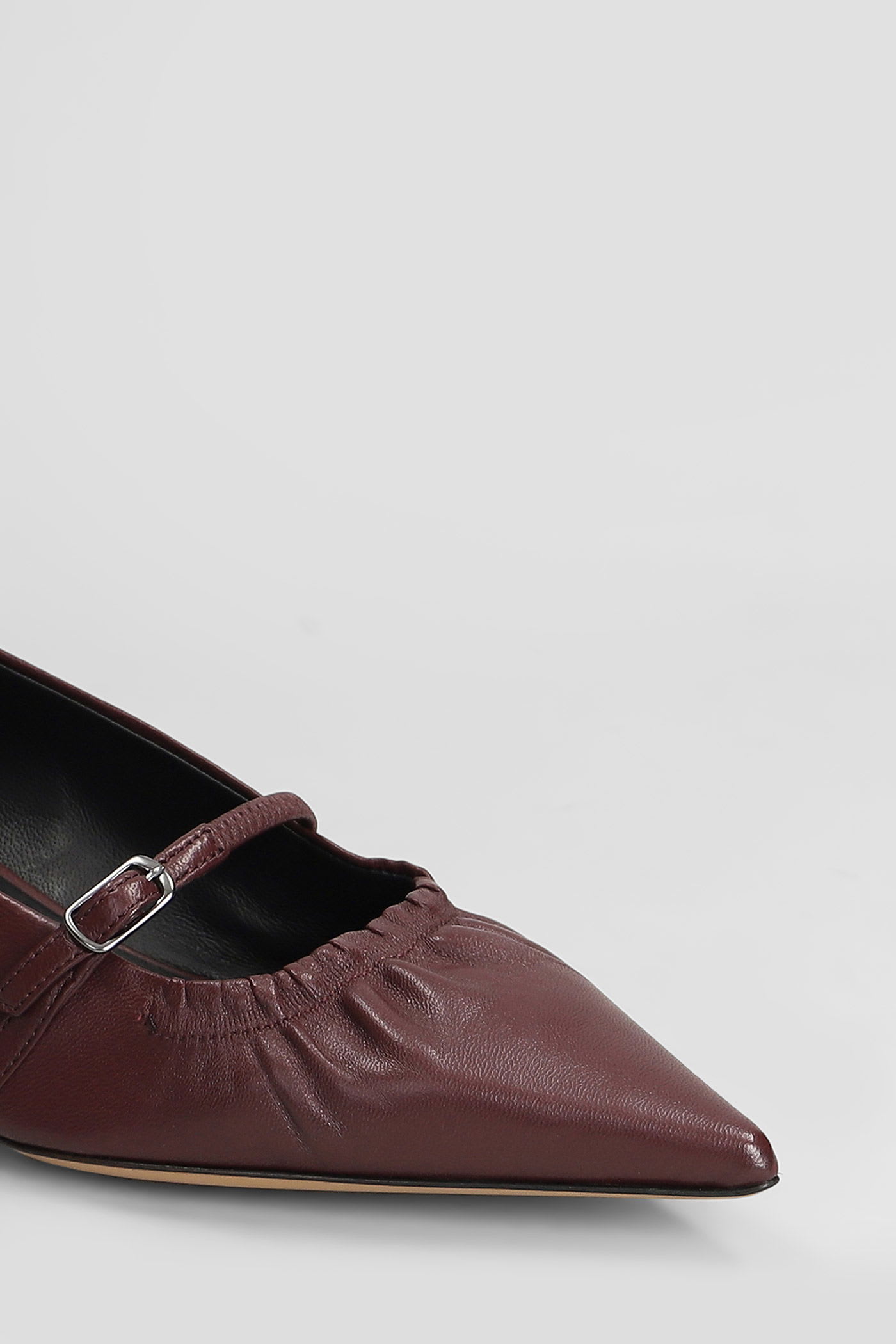 The Seller Pumps In Bordeaux Leather In Burgundy