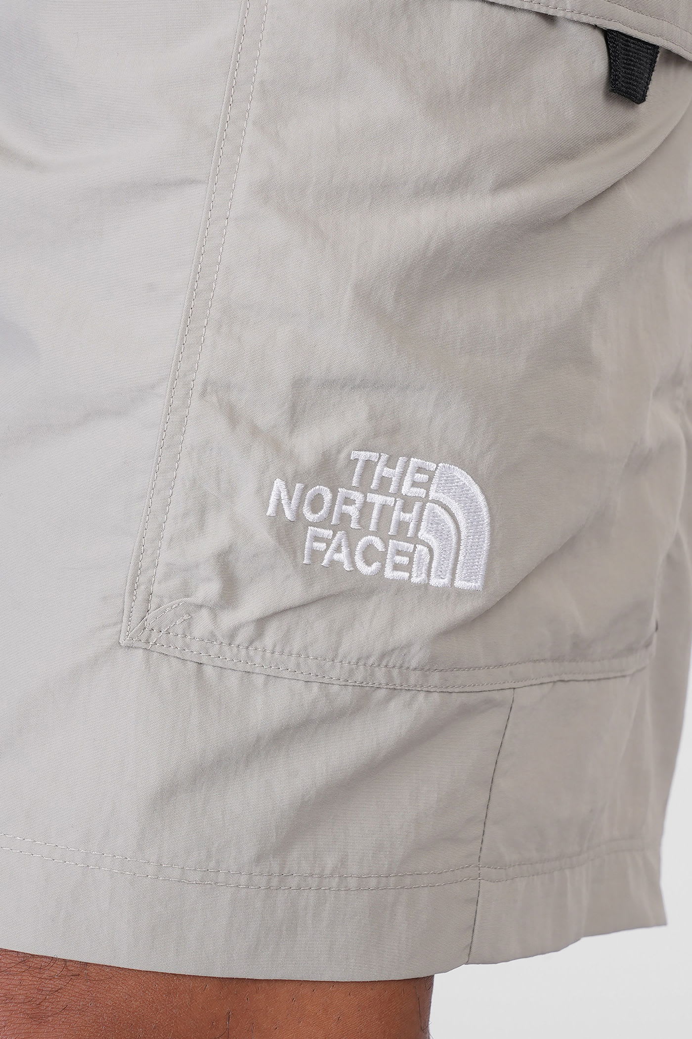 THE NORTH FACE NSE SHORT SHORTS IN GREY POLYAMIDE