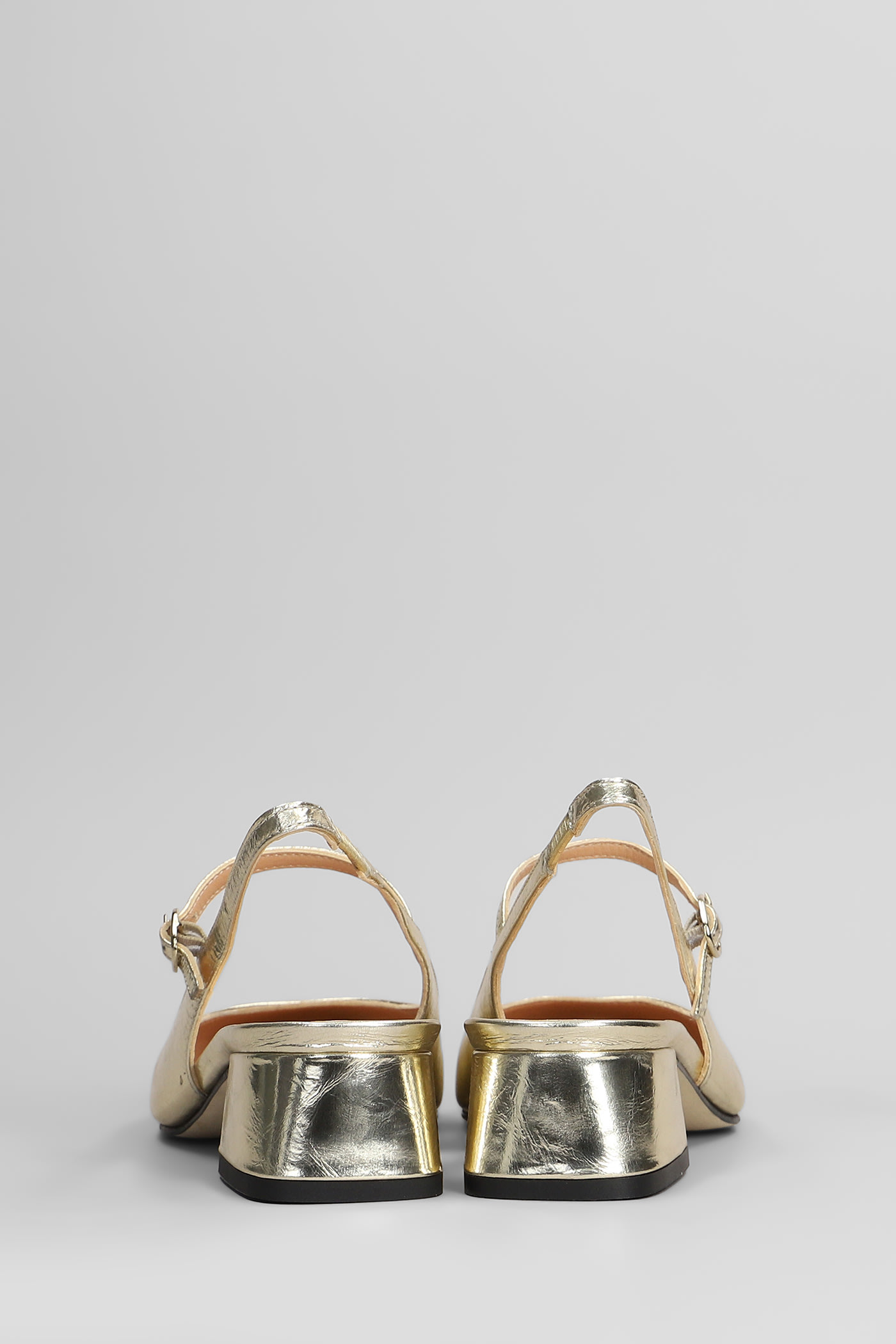 Julie Dee Pumps In Platinum Leather In Silver