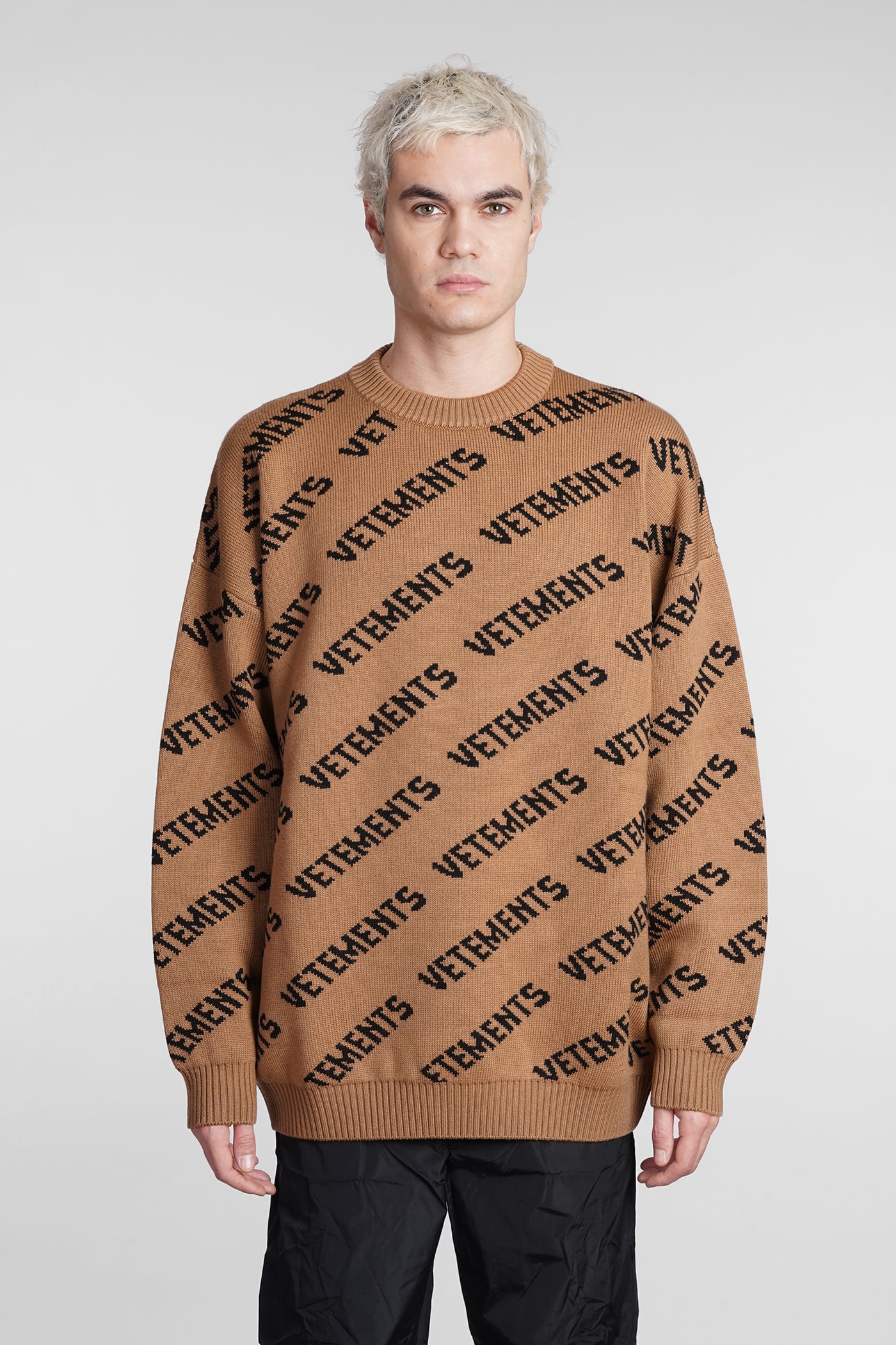 VETEMENTS Knitwear In Leather Color Wool