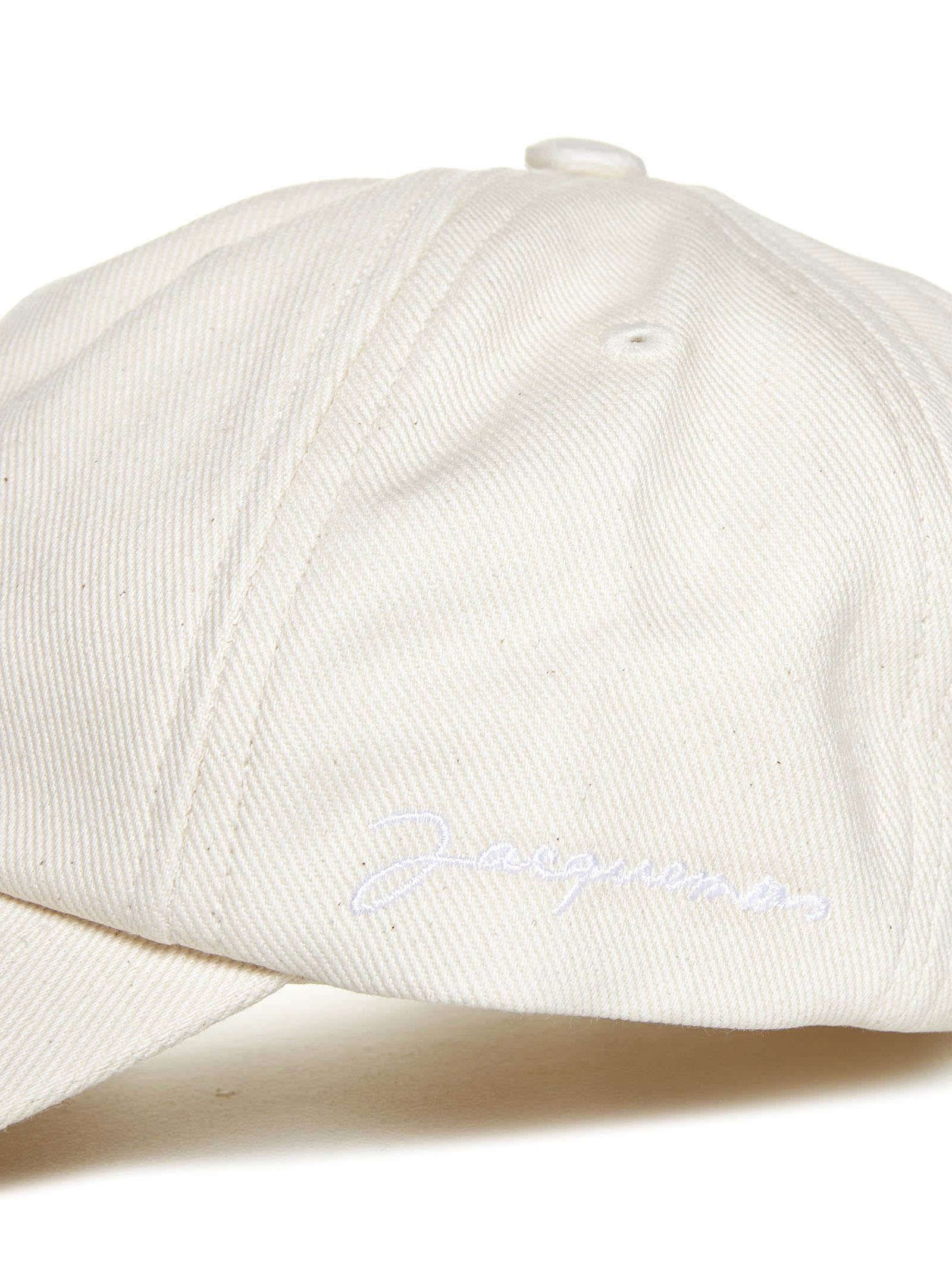 Jacquemus Logo Embroidered Curved Peak Baseball Cap In Off White