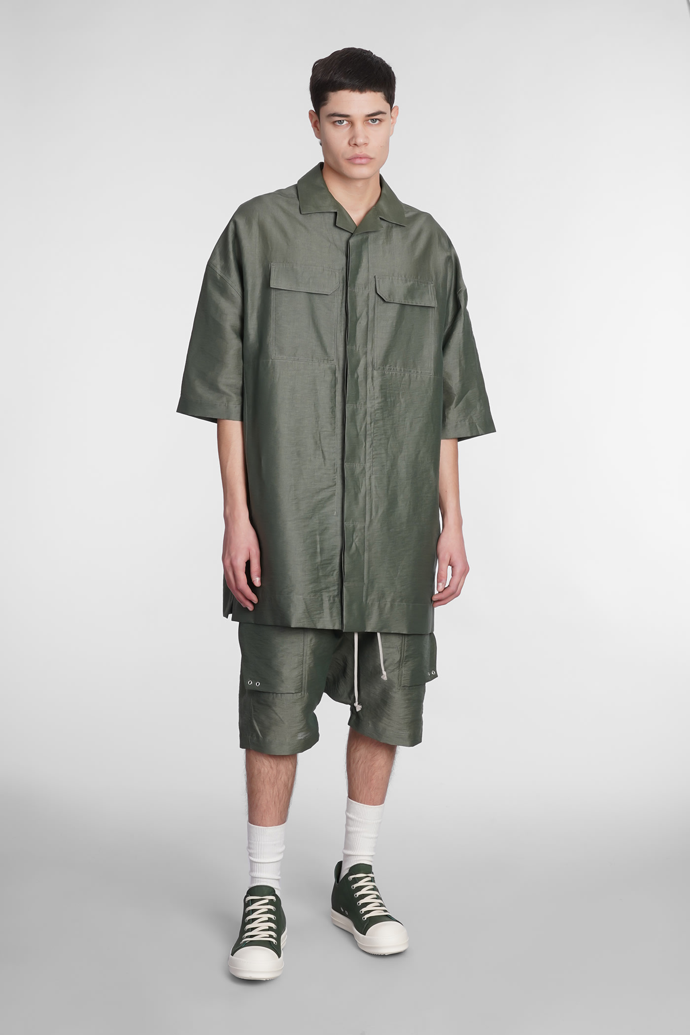 Cargo Pods Shorts In Green Linen In Grey