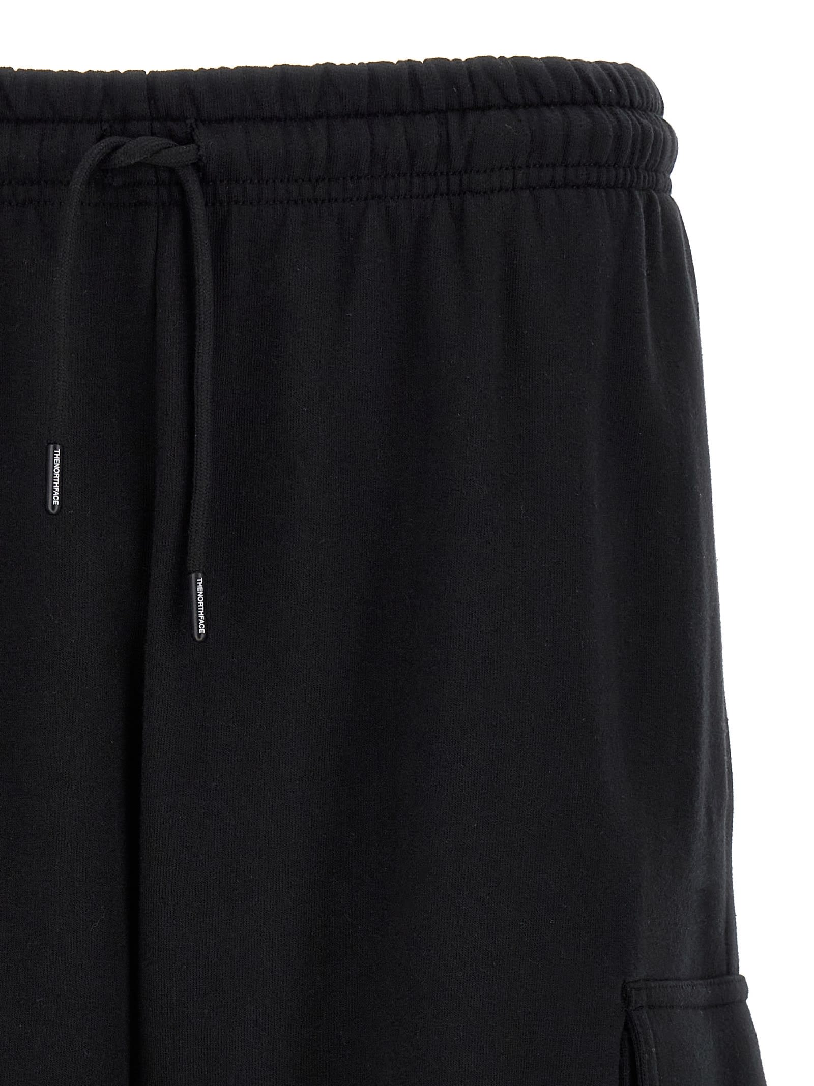 The North Face Cargo Shorts With Elastic Waistband And Side Pockets In Black