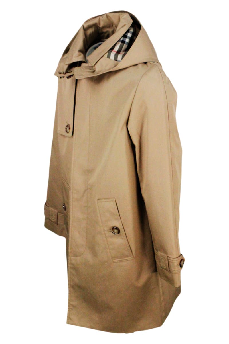 Shop Burberry Trench Con Chiusura Con Bottoni In Cotone Con Fodera Tartan E Cappuccio Staccabile In Beige