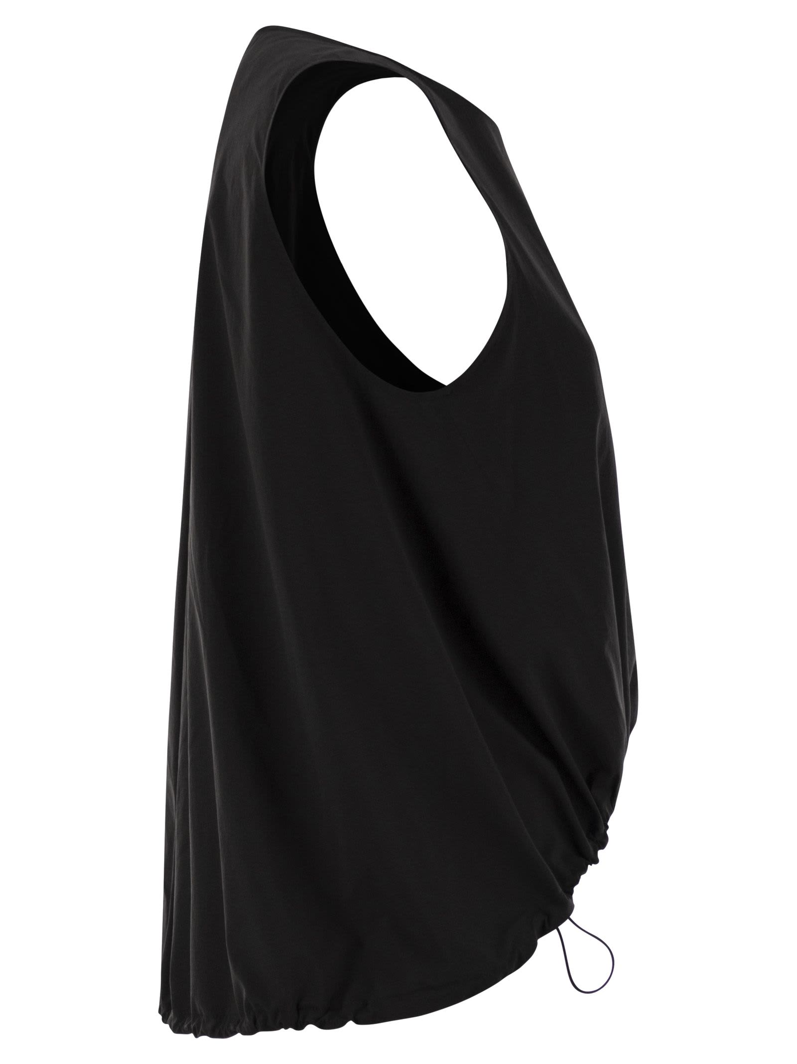 Herno Sleeveless Top In Tech Trait In Black