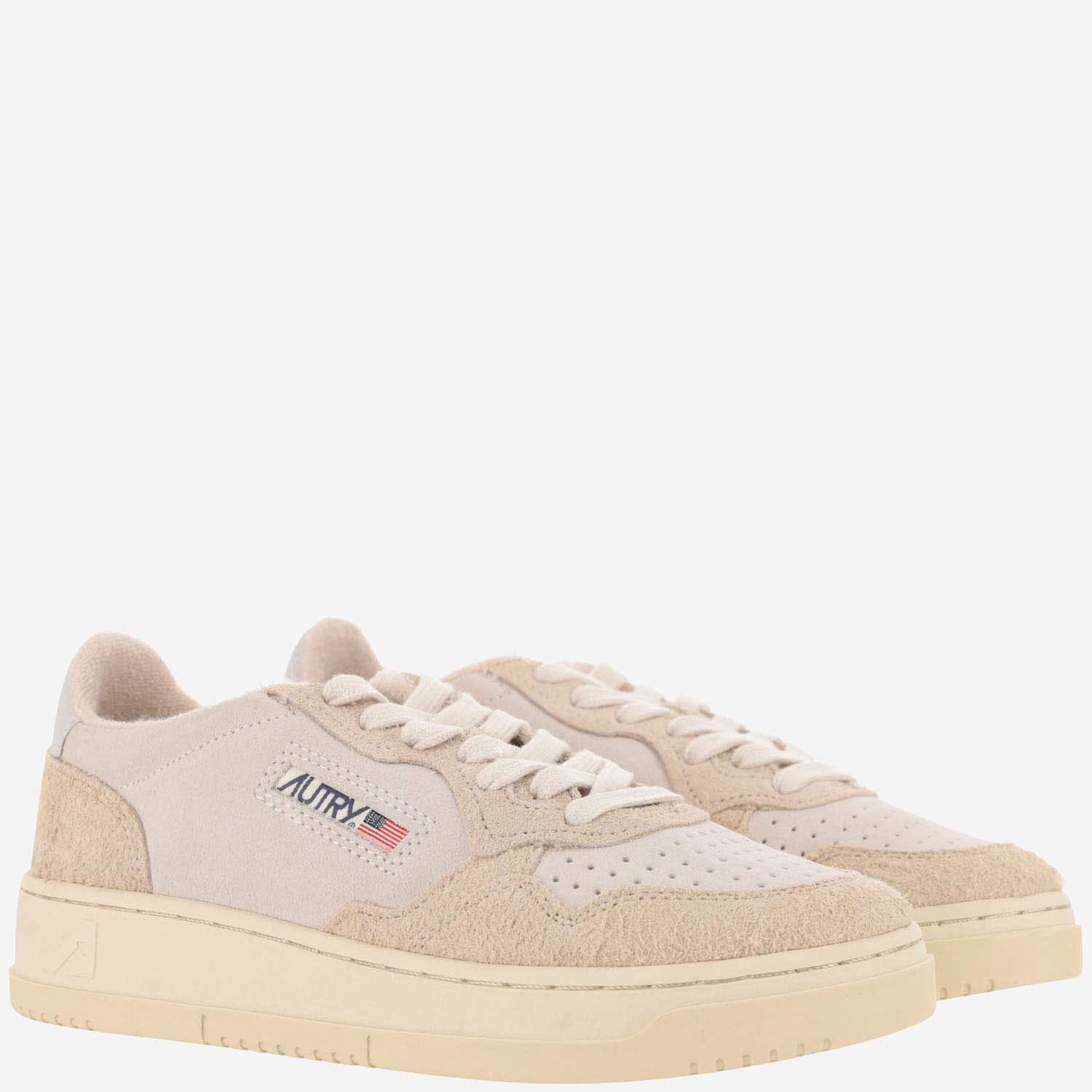 Shop Autry Low Medalist Sneakers In Ecru