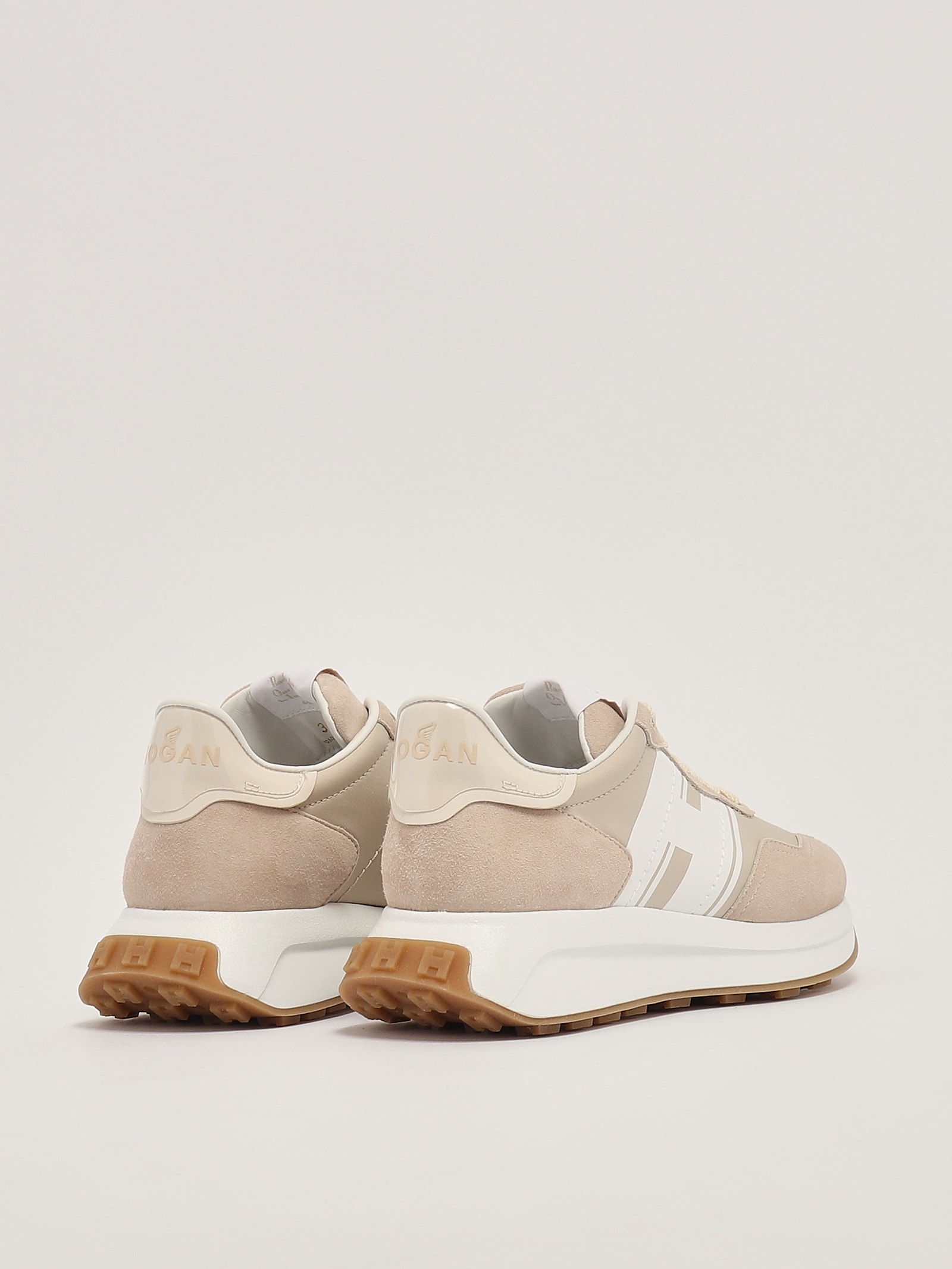 Shop Hogan H 641 Allacciato Sneaker In Beige-bianco