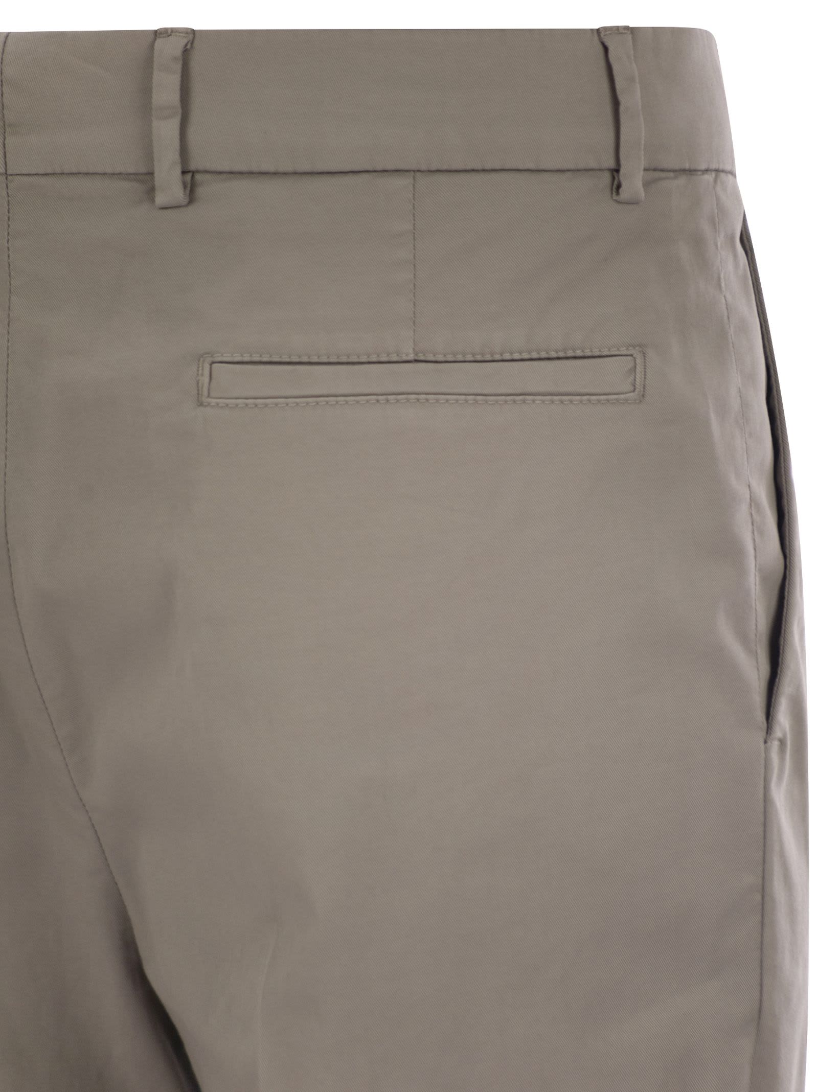 Brunello Cucinelli Men's Garment-dyed Leisure Fit Trousers In Kaky