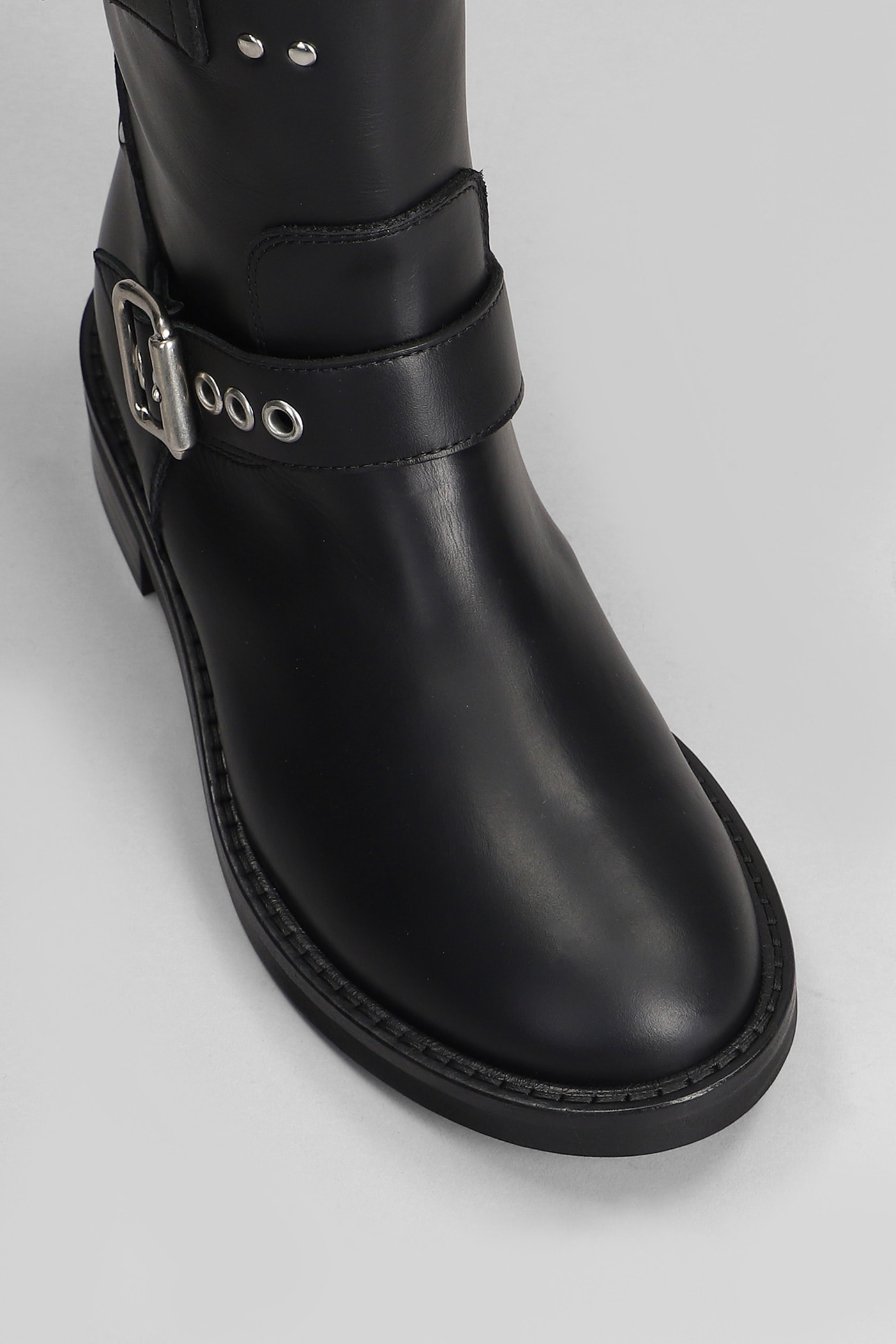 Shop Via Roma 15 Low Heels Ankle Boots In Black Leather