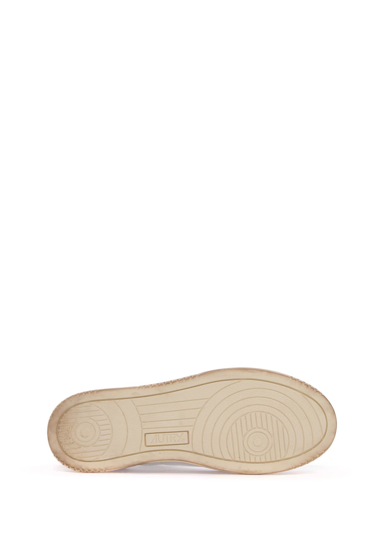 Autry Medalist Low Super Vintage Sneakers In Red