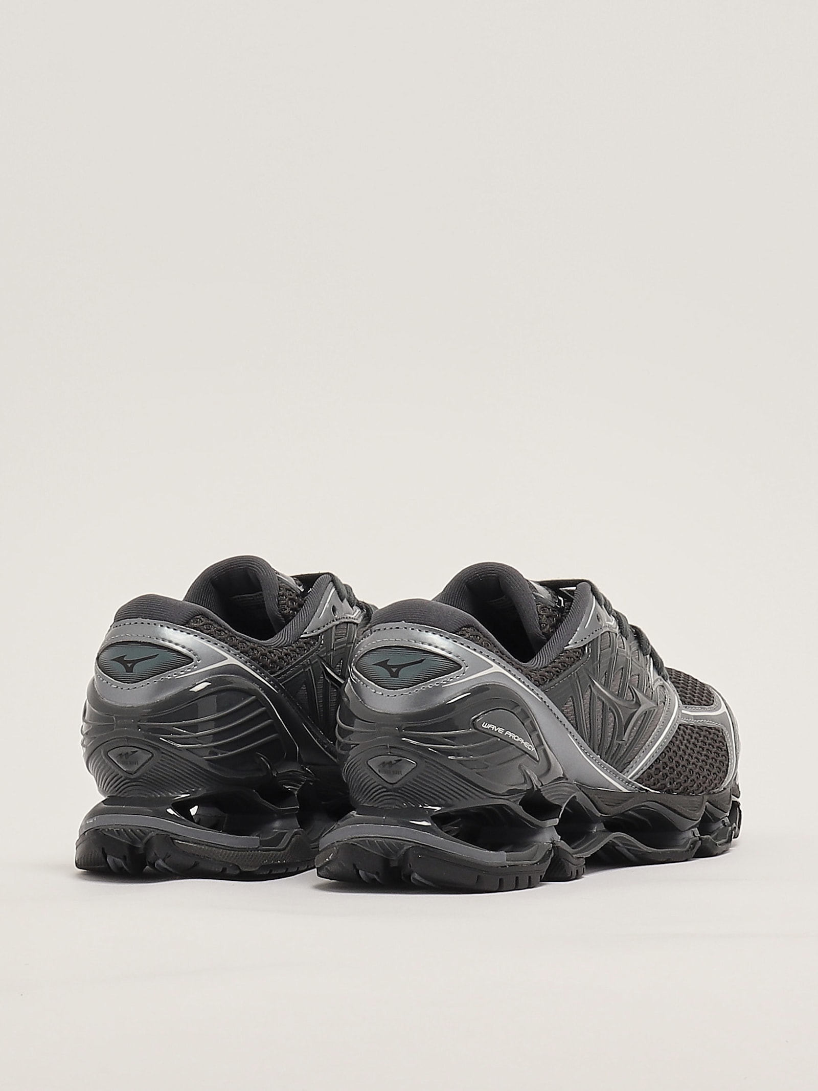 Mizuno Wave Prophecy Ls Sneaker In Nero-iron