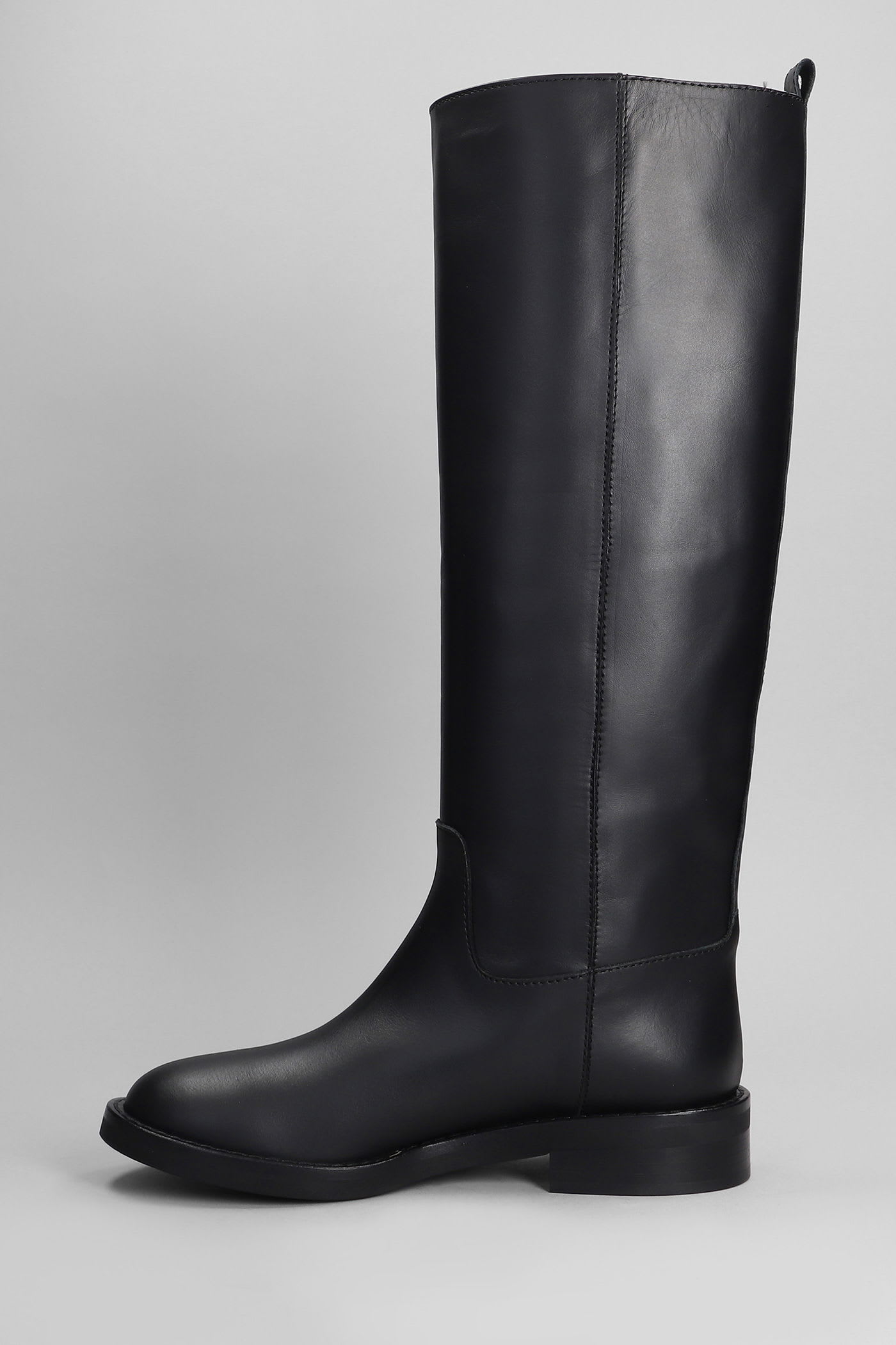 Via Roma 15 Low Heels Boots In Black Leather In Black