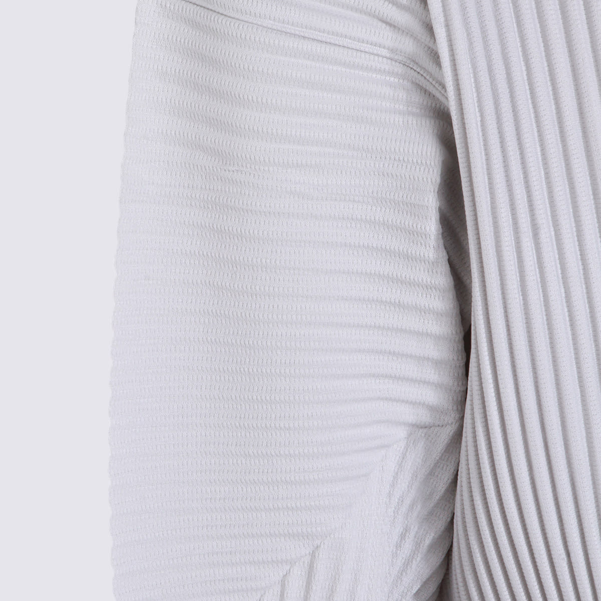Issey Miyake Long Sleeve Ribbed Turtleneck Top In White