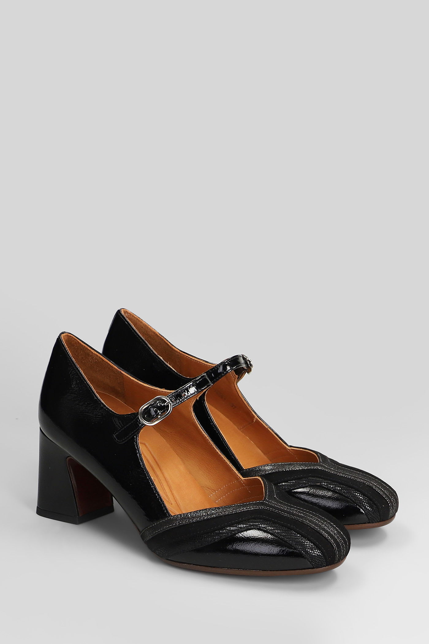 Chie Mihara Feva Pumps In Black Leather In Black
