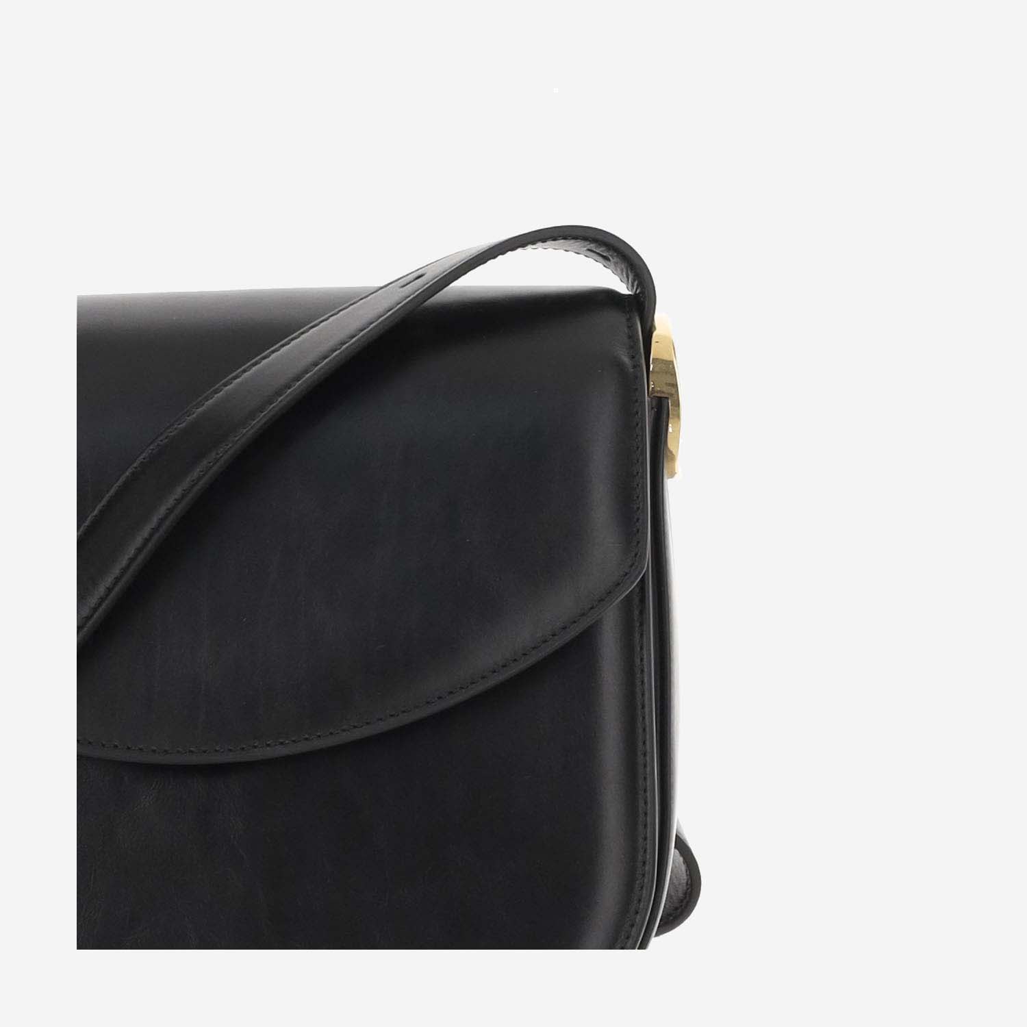 Shop Jil Sander Coin Medium Shoulder Bag In Black