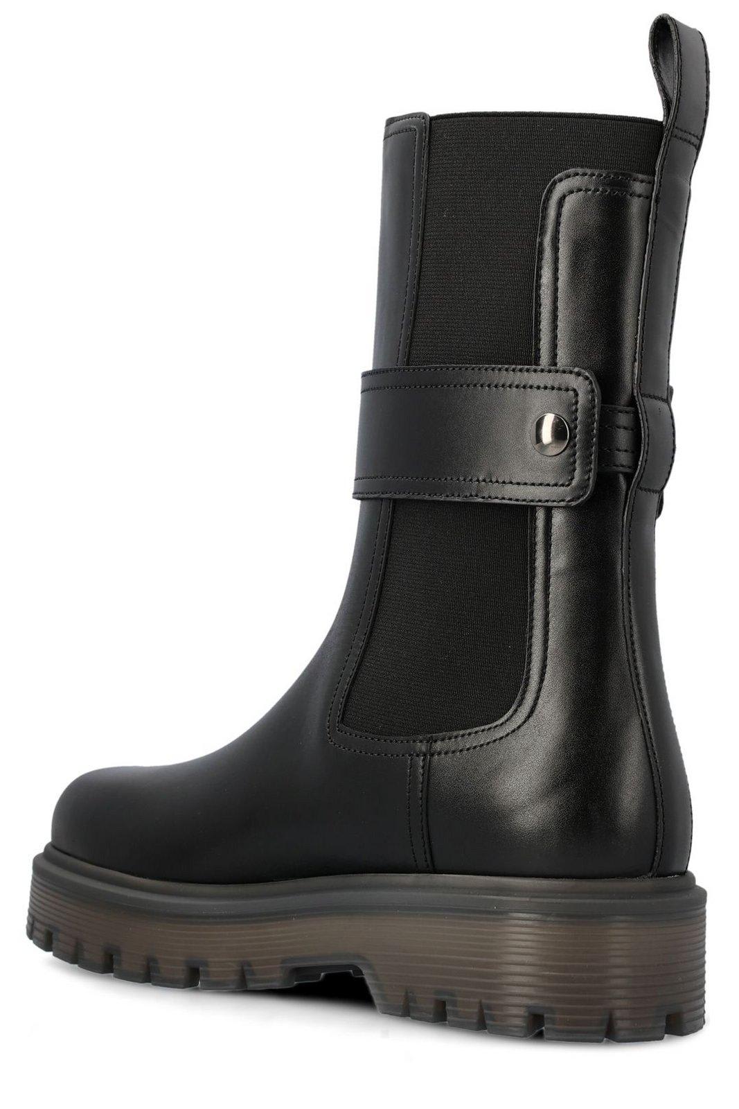Valentino Garavani One Stud Beatle Round Toe Boots In Black