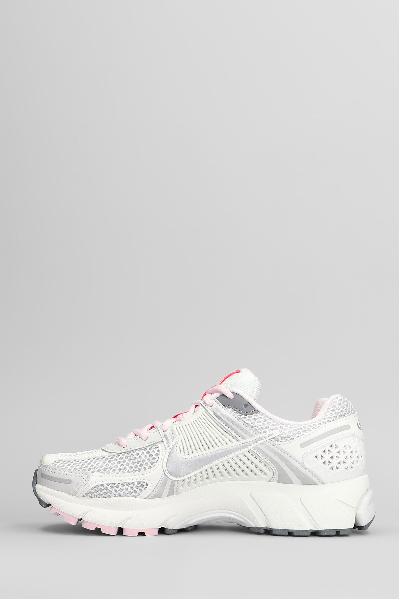 Nike Zoom Vomero 5 Sneakers In White Leather And Fabric In White