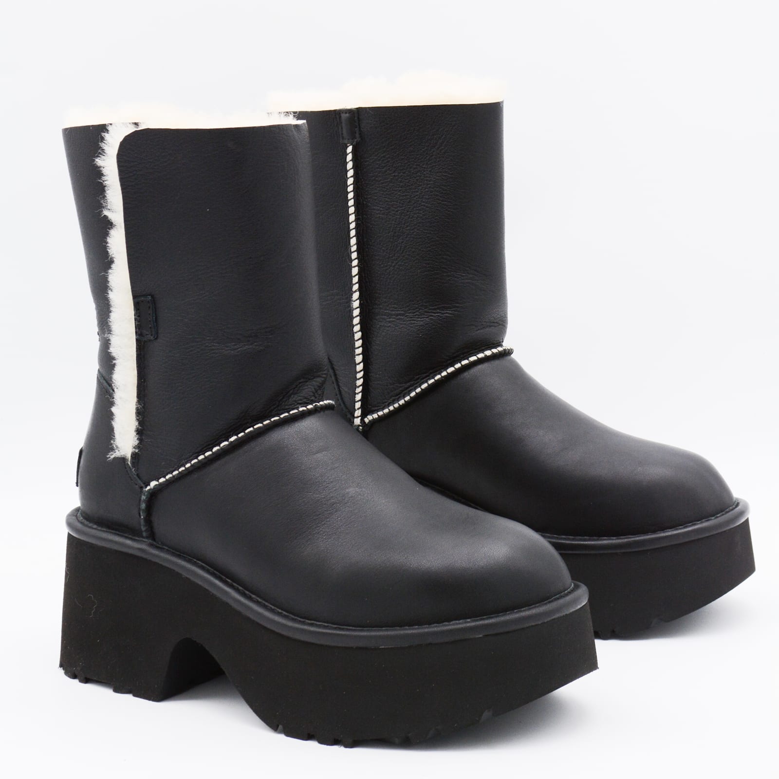 Ugg Stylish Platform Ankle Boots With Round Toe In Black