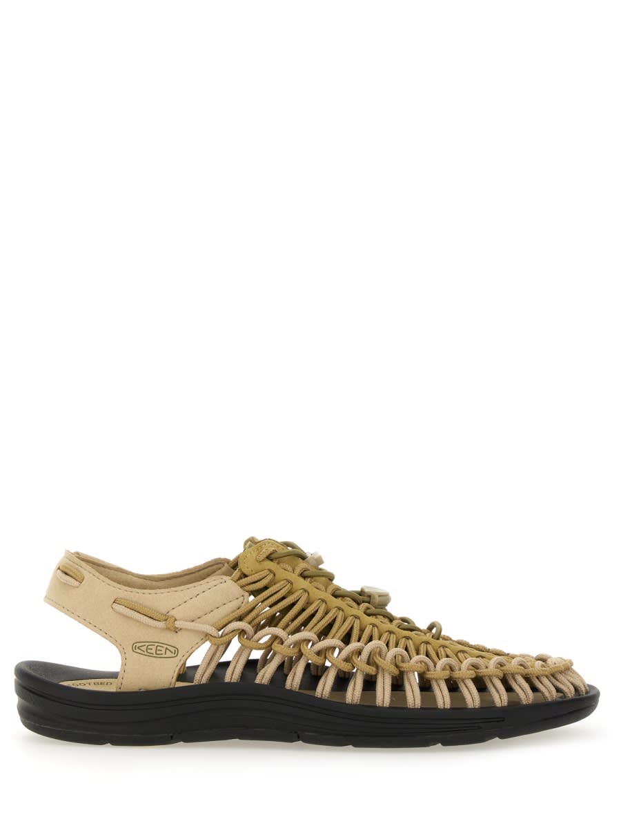 Sandal uneek