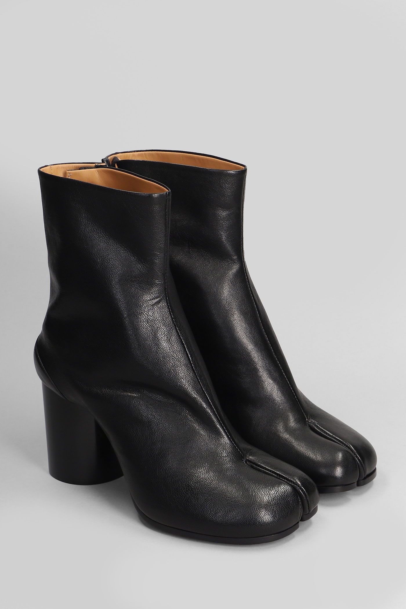 Maison Margiela Tabi Ankle Boots With Unique Tabi Toe Design And Block Heel In Black
