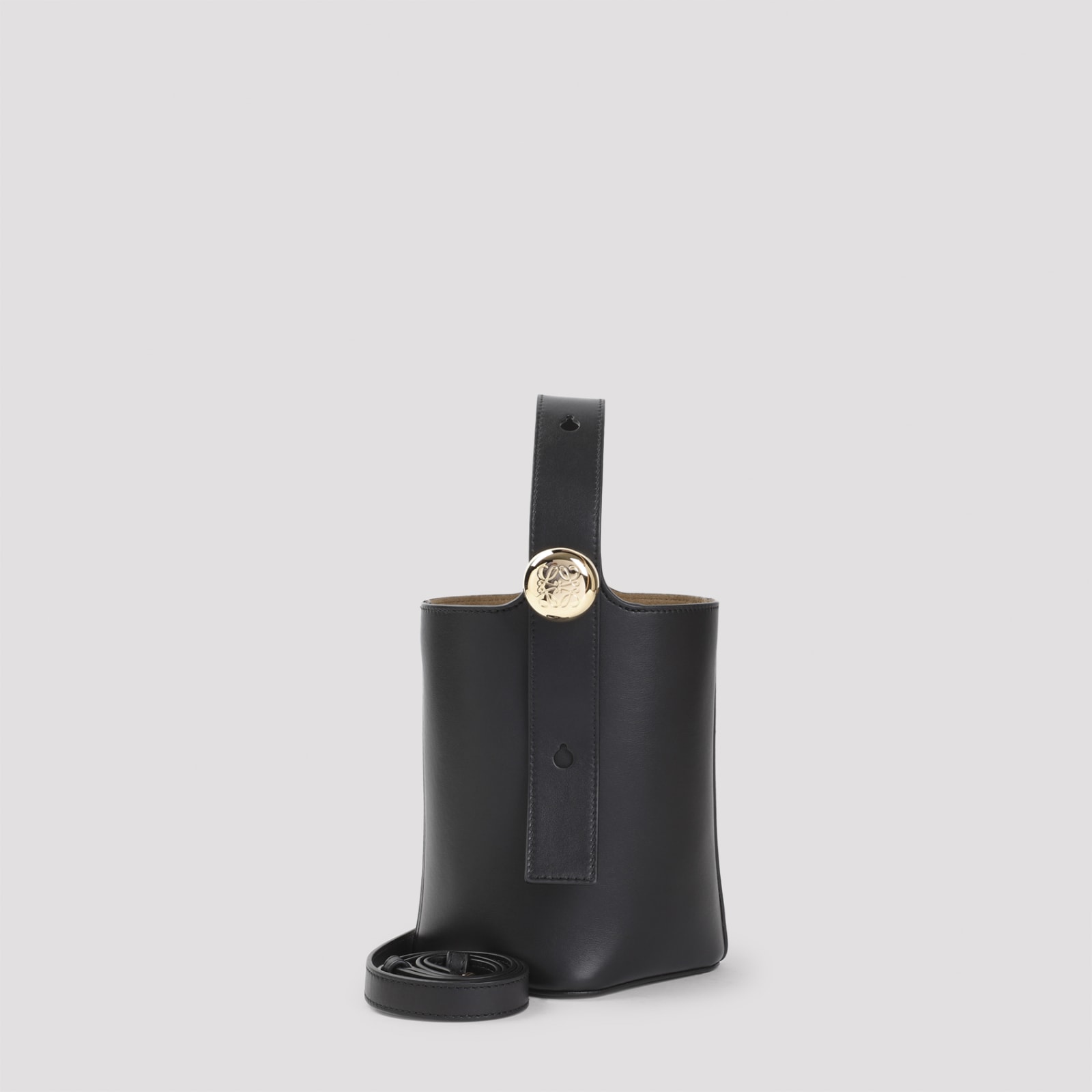Loewe Pebble Mini Bucket Bag In Black