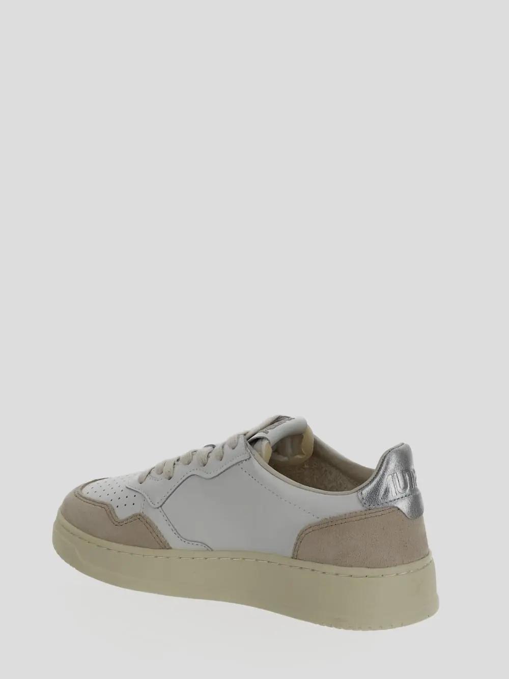 Autry Low Top Sneakers In Calf Leather And Suede