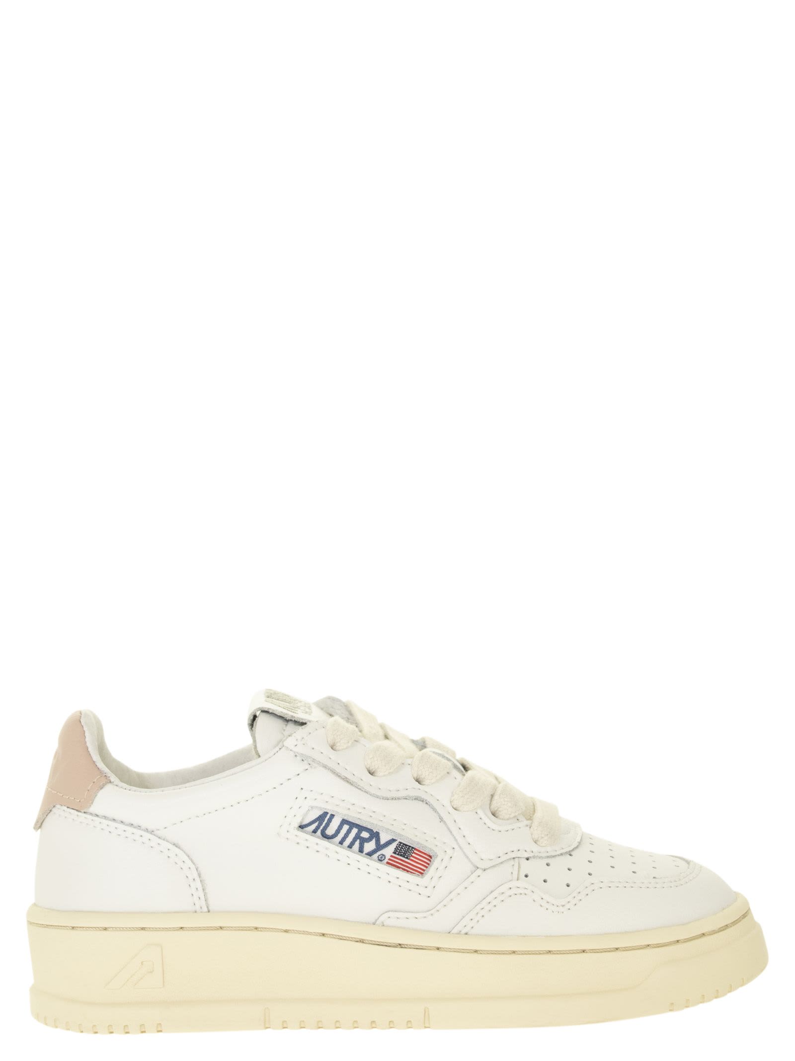 Shop Autry Medalist Low - Leather Sneakers In Wht/pink