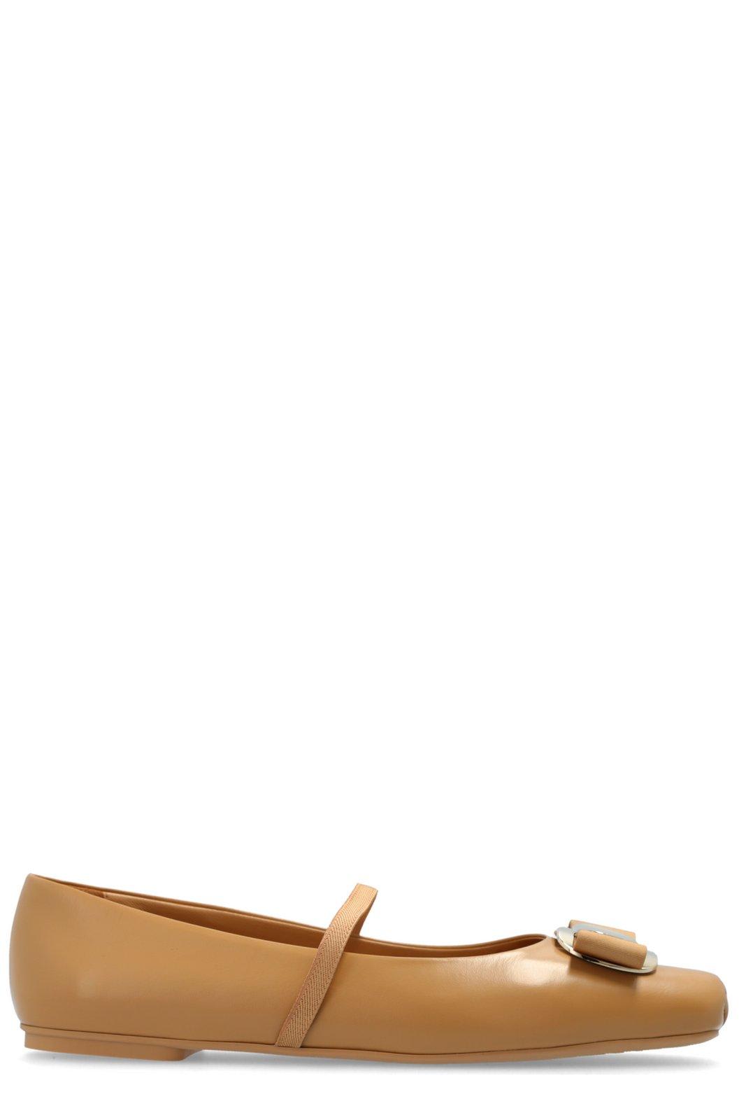 Shop Ferragamo Zina Bow-detailed Ballet Flats In Beige