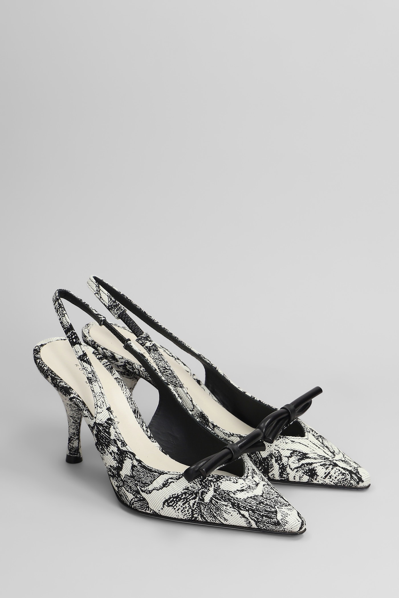 ROBERTO FESTA MARIGOLD PUMPS IN WHITE FABRIC 