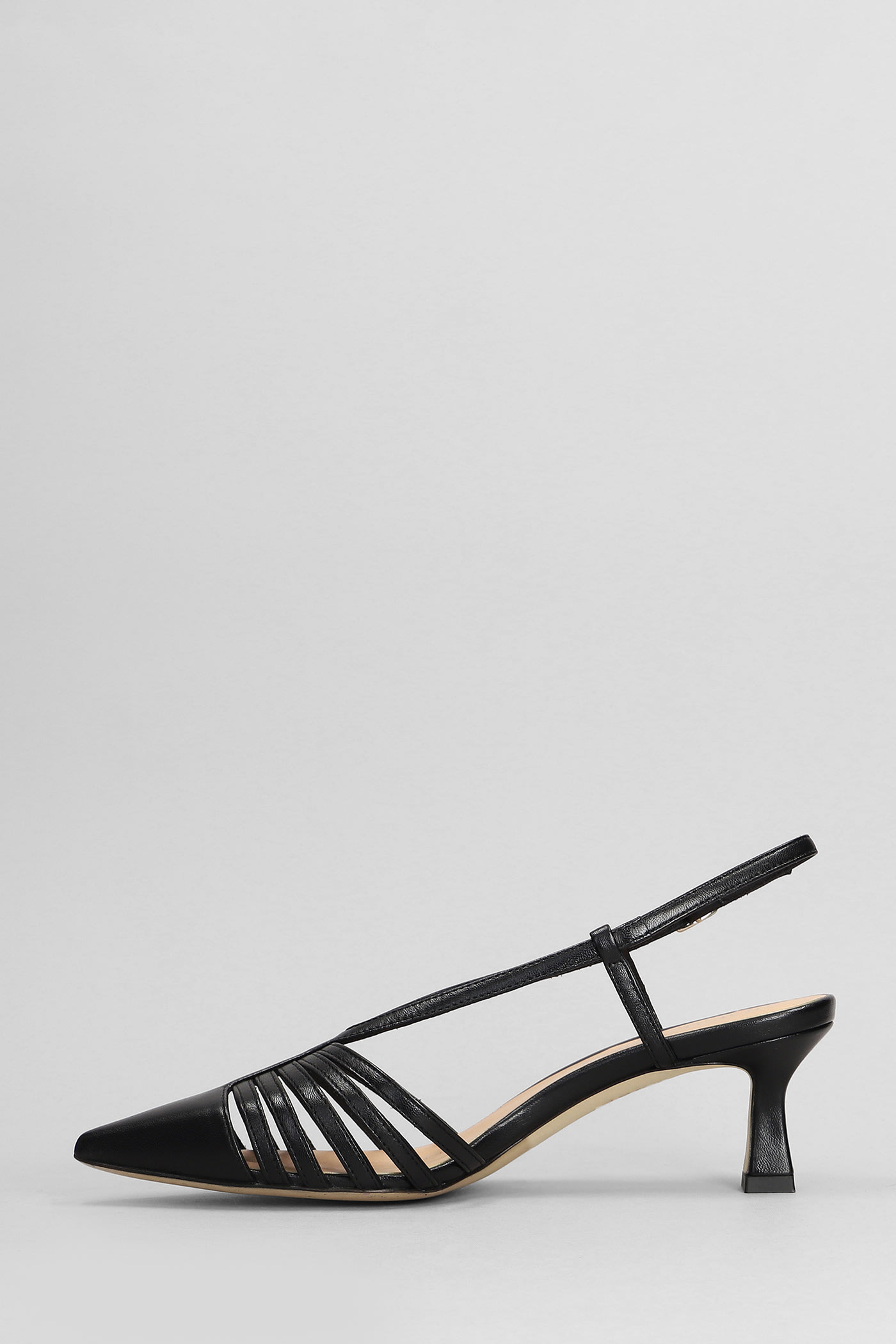 Julie Dee Pumps In Black Leather In Black
