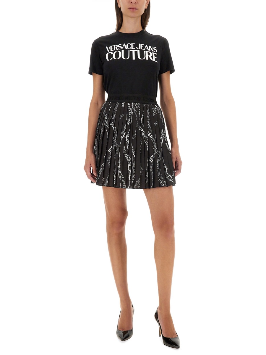 Versace Jeans Couture T-shirt With Logo In Black