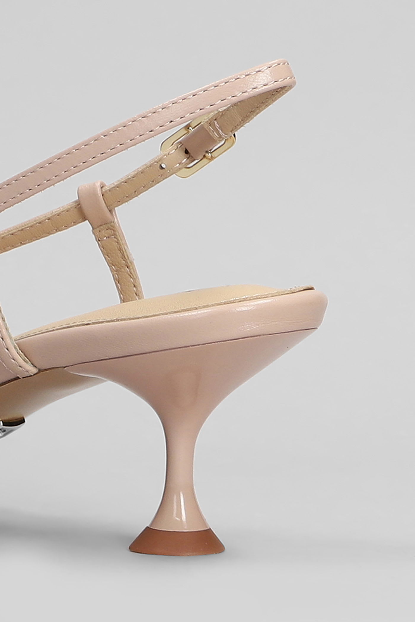 Lola Cruz Carmen Pump 85 Pumps In Powder Leather In White