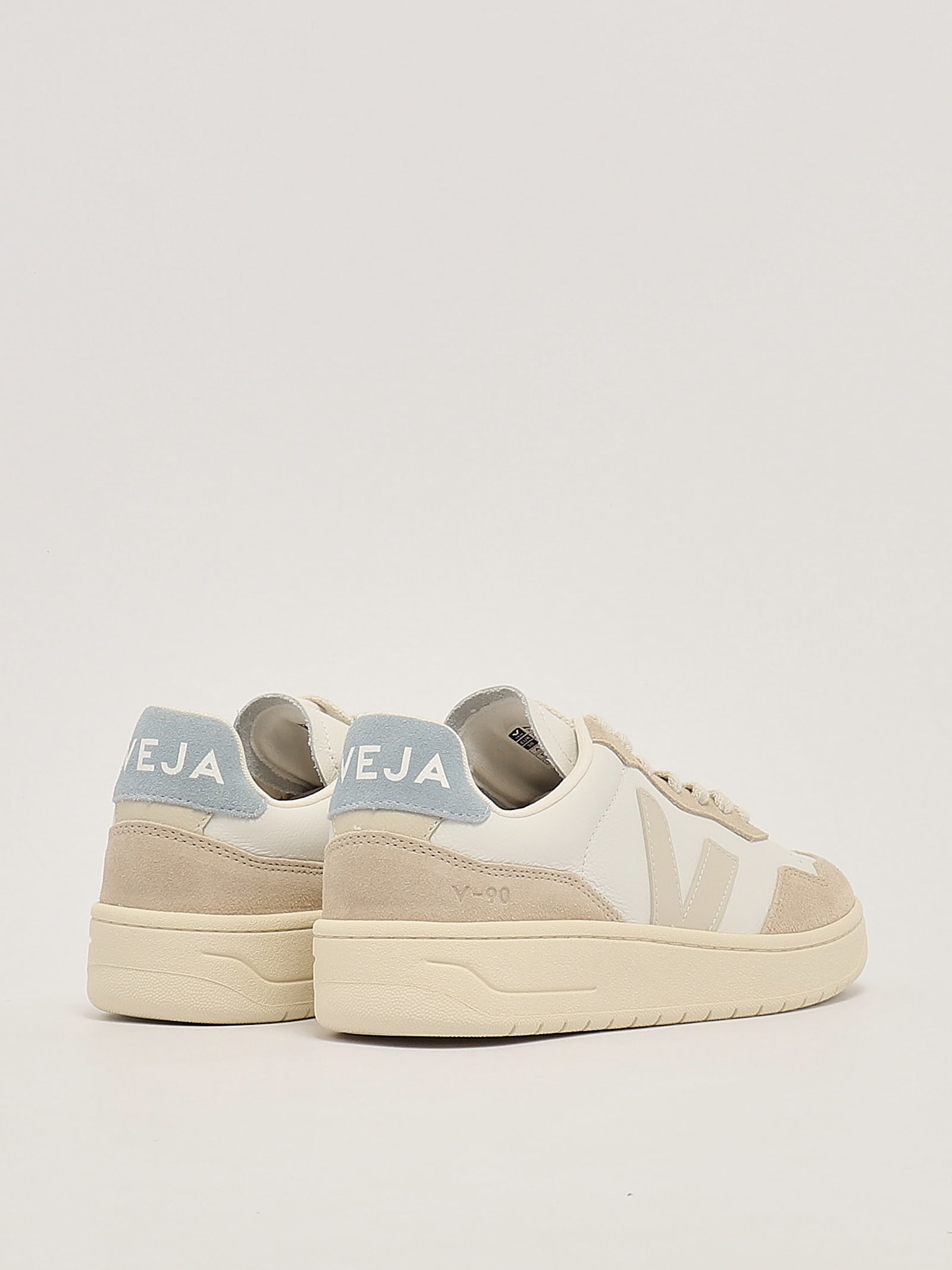 VEJA LEATHER SNEAKER 