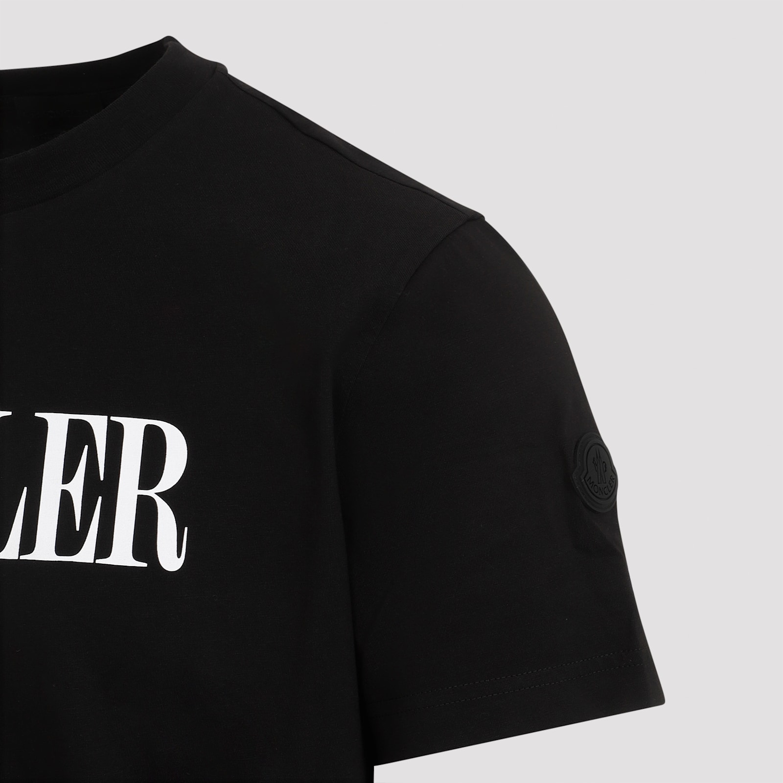 Shop Moncler Ss T-shirt In Black